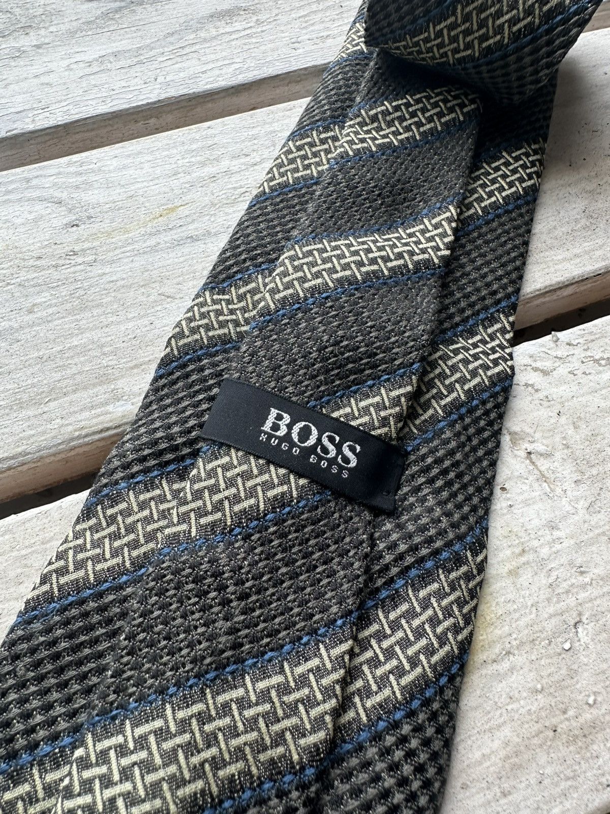 Designer × Hugo Boss Hugo Boss Silk Tie Black Pink Dot Medallion Italy Size ONE SIZE - 3 Thumbnail