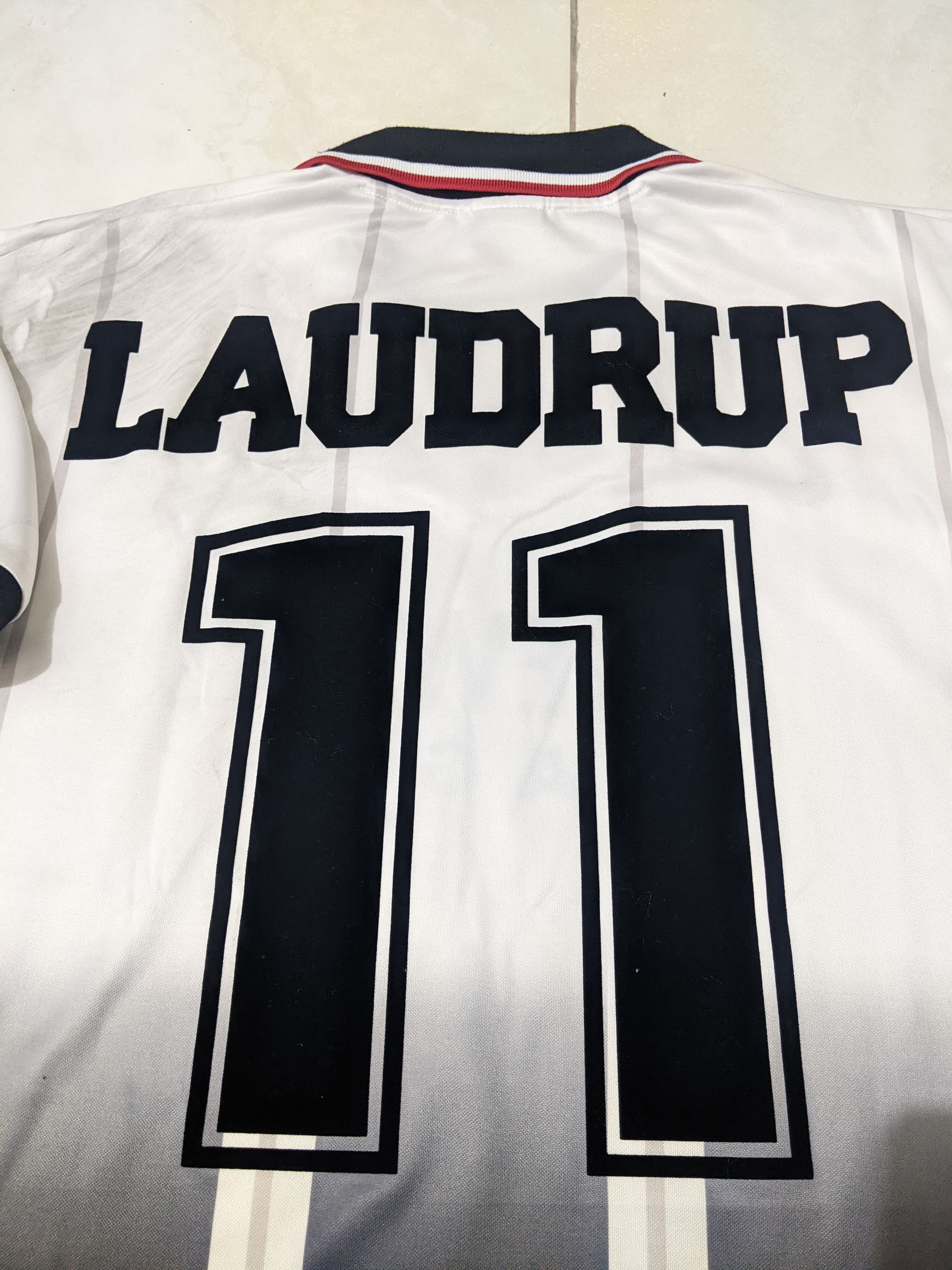 Nike Glasgow rangers 1997 away Laudrup Jersey football shirt Size US L / EU 52-54 / 3 - 2 Thumbnail