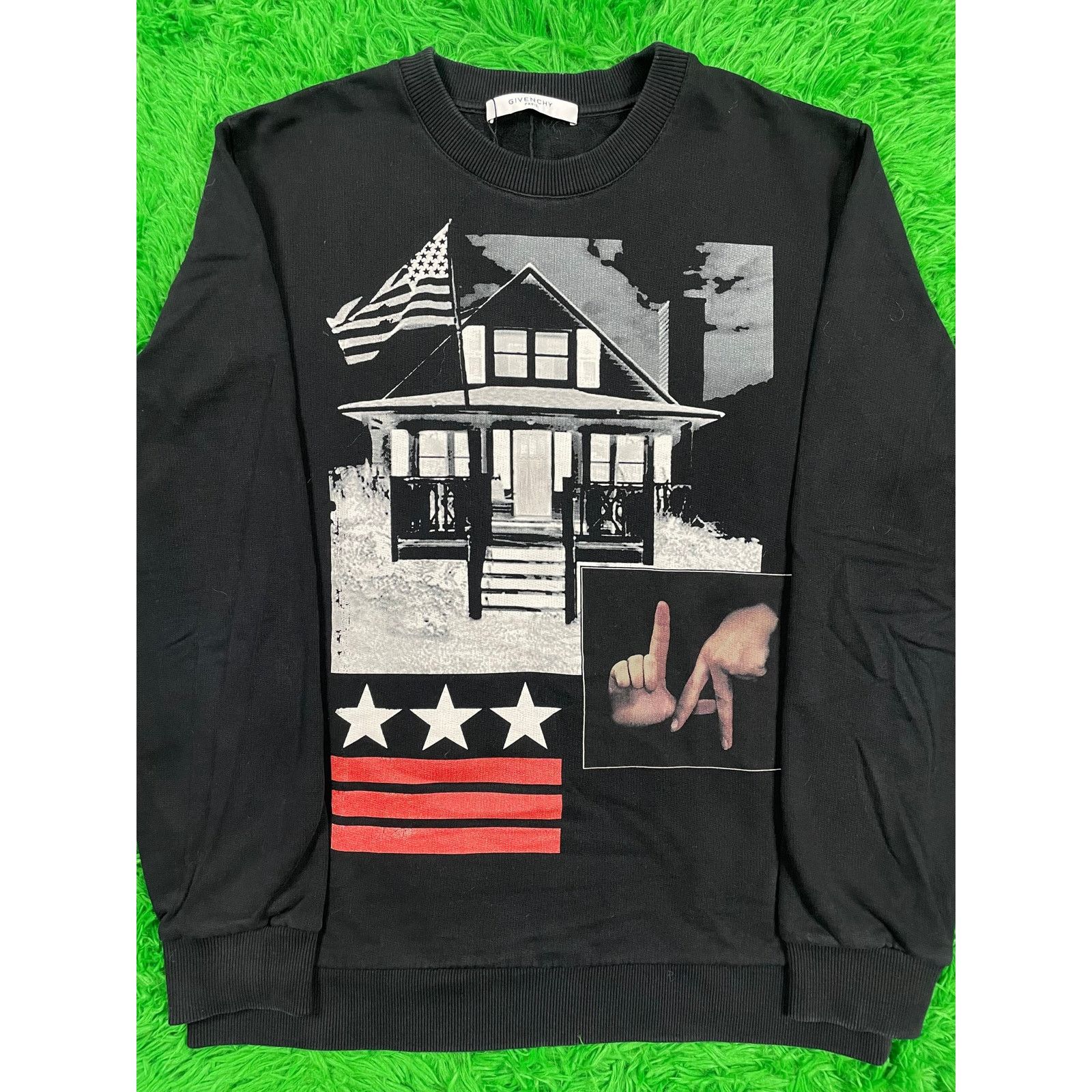 Givenchy Givenchy Crewneck Black Medium Used Size US M / EU 48-50 / 2 - 1 Thumbnail