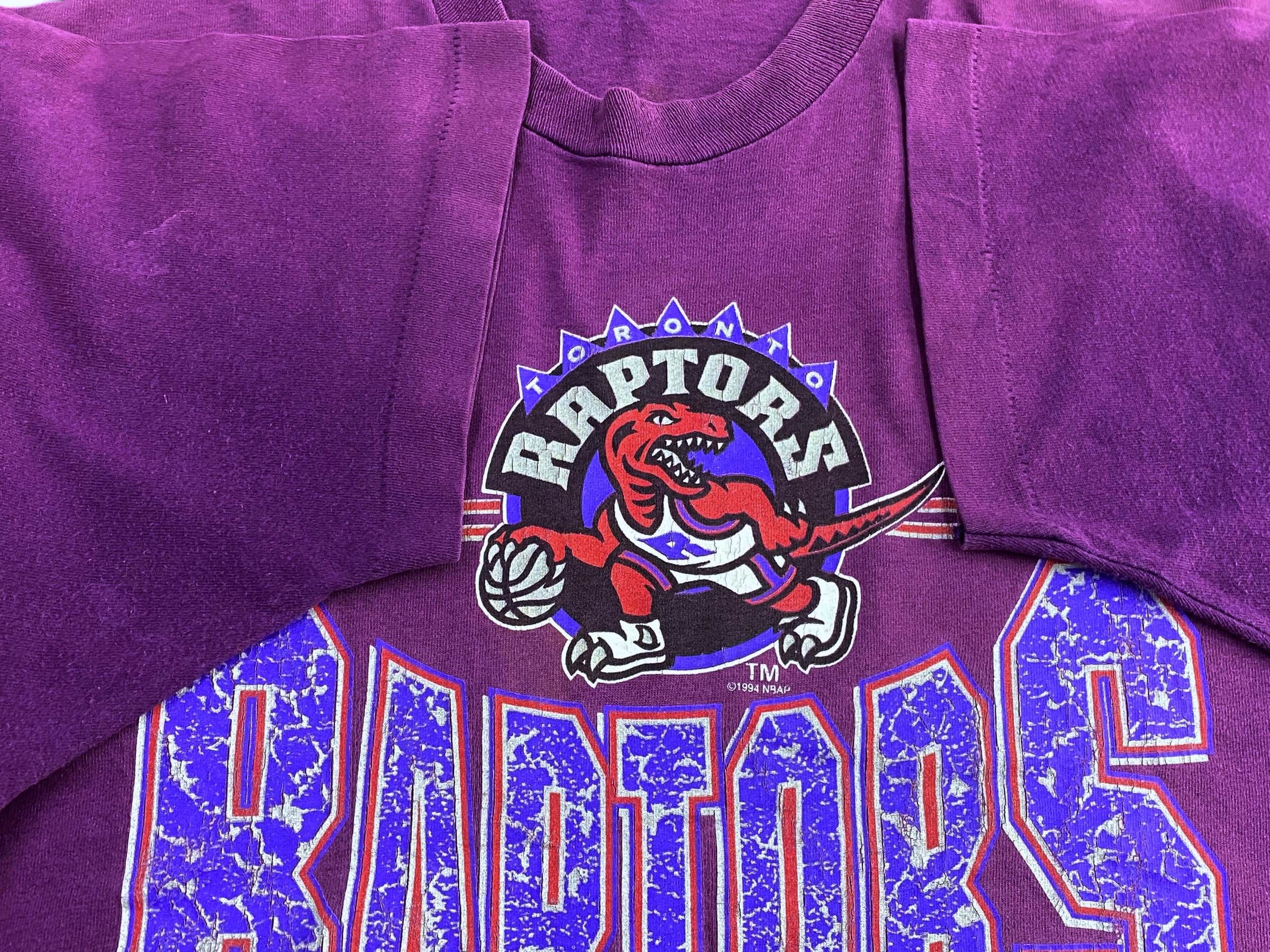 NBA × Vintage Raptors Toronto Basket Ball Team T-shirt Vintage NBA Tshirt Size US S / EU 44-46 / 1 - 7 Thumbnail