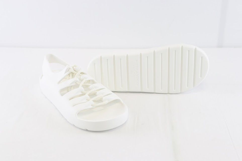 Bottega Veneta o1rshd1 Gel Rubber Jelly Sandal in Chalk Size US 7 / EU 40 - 8 Thumbnail