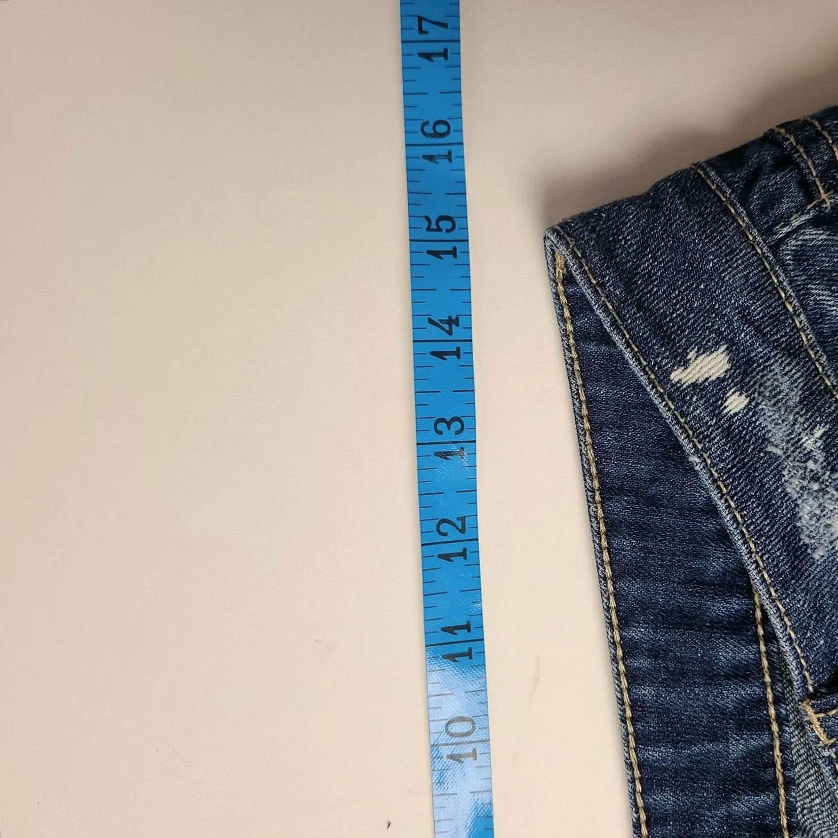Decree VINTAGE Decree Denim Shorts Jean Shorts Womens 7 Spotted Distressed Frayed Hem Blue Cotton Regular Button 7 Ladies Womens Jeans Size 28" / US 6 / IT 42 - 5 Thumbnail