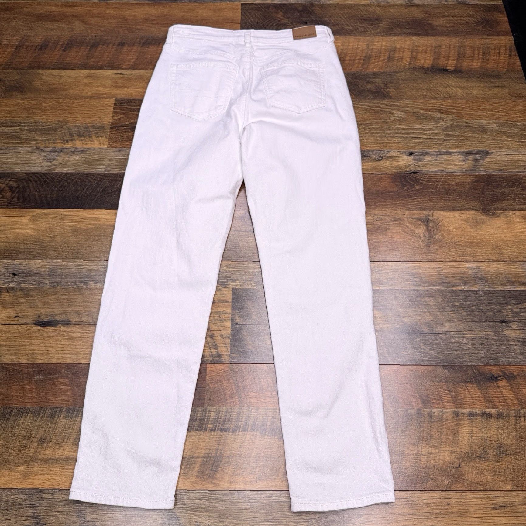 American Eagle Outfitters American Eagle Outfitters Mom Jeans Womens 4 Regular White High Rise Stretch Denim Jeans Regular White High Rise 4 Womens Size 27" / US 4 / IT 40 - 2 Thumbnail