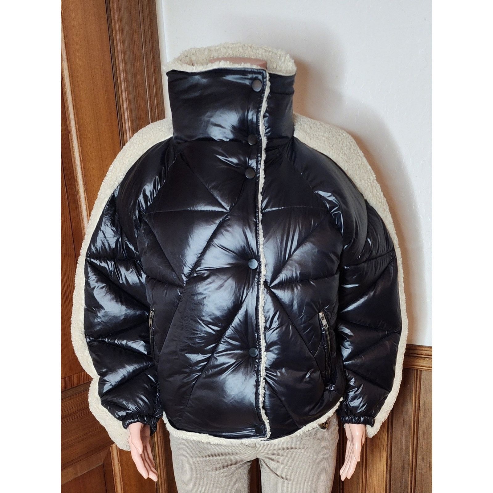 Heartloom NWT Heartloom Solas Black Puffer Jacket Sherpa Collar Medium Size M / US 6-8 / IT 42-44 - 4 Thumbnail