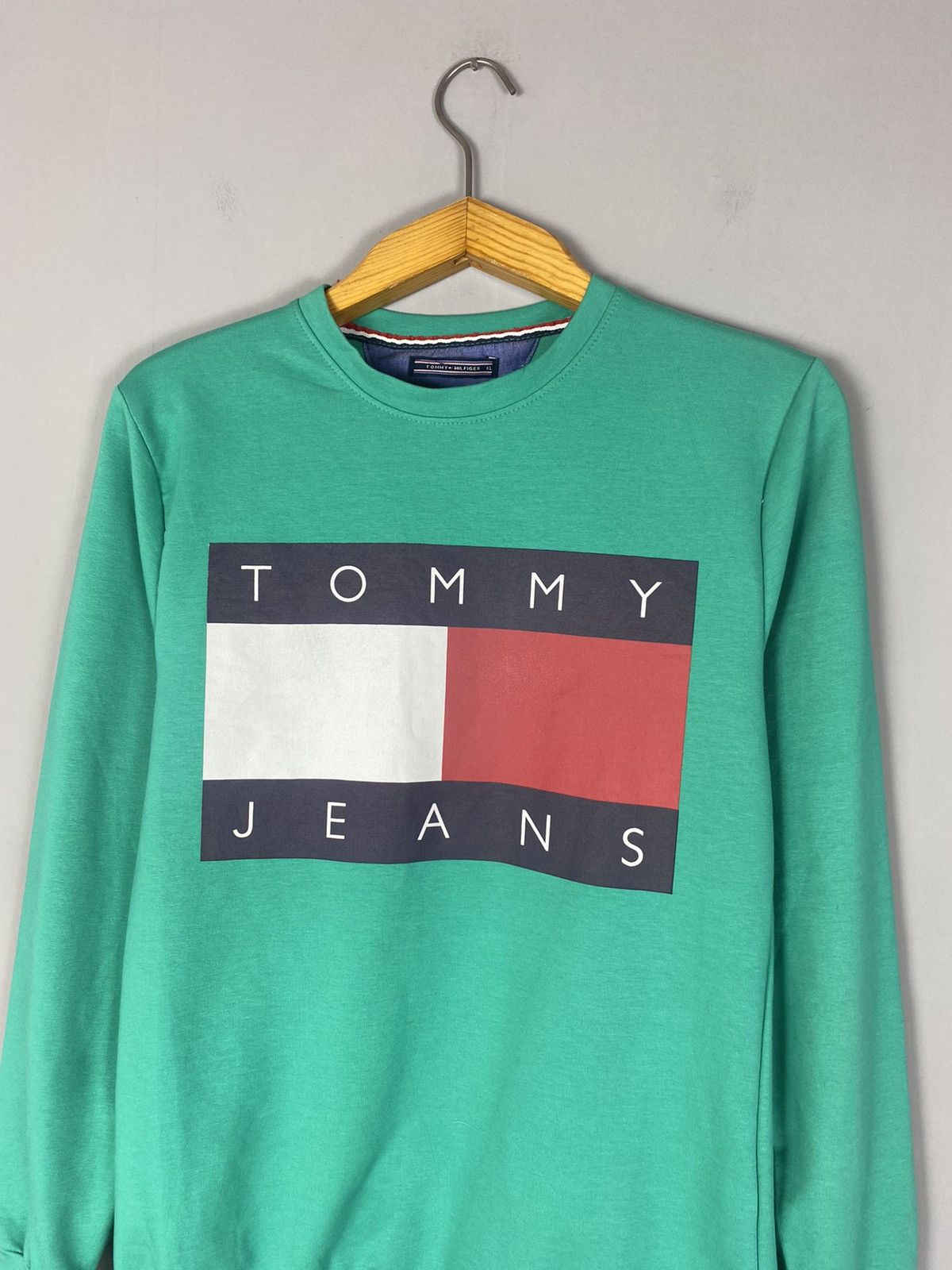 Tommy Hilfiger Vintage Tommy Hilfiger big logo sweatshirt Size US S / EU 44-46 / 1 - 2 Thumbnail
