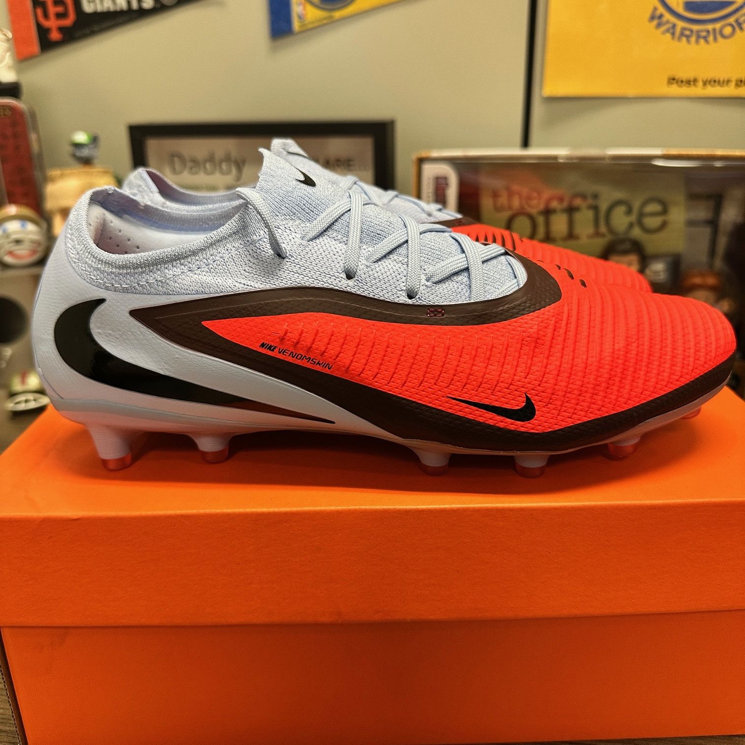 Nike Nike Phantom 6 Low Pro Artificial-Grass Football Boot Size US 7.5 / EU 40-41 - 3 Thumbnail