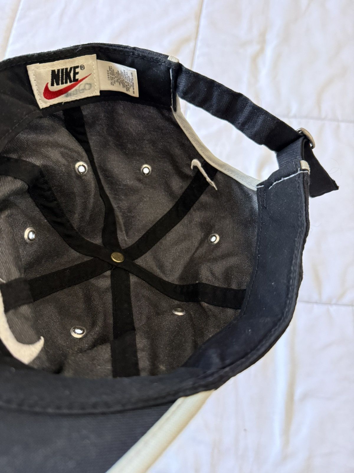 Nike 90s Nike Black and White Soccer Strap Back Size ONE SIZE - 7 Thumbnail