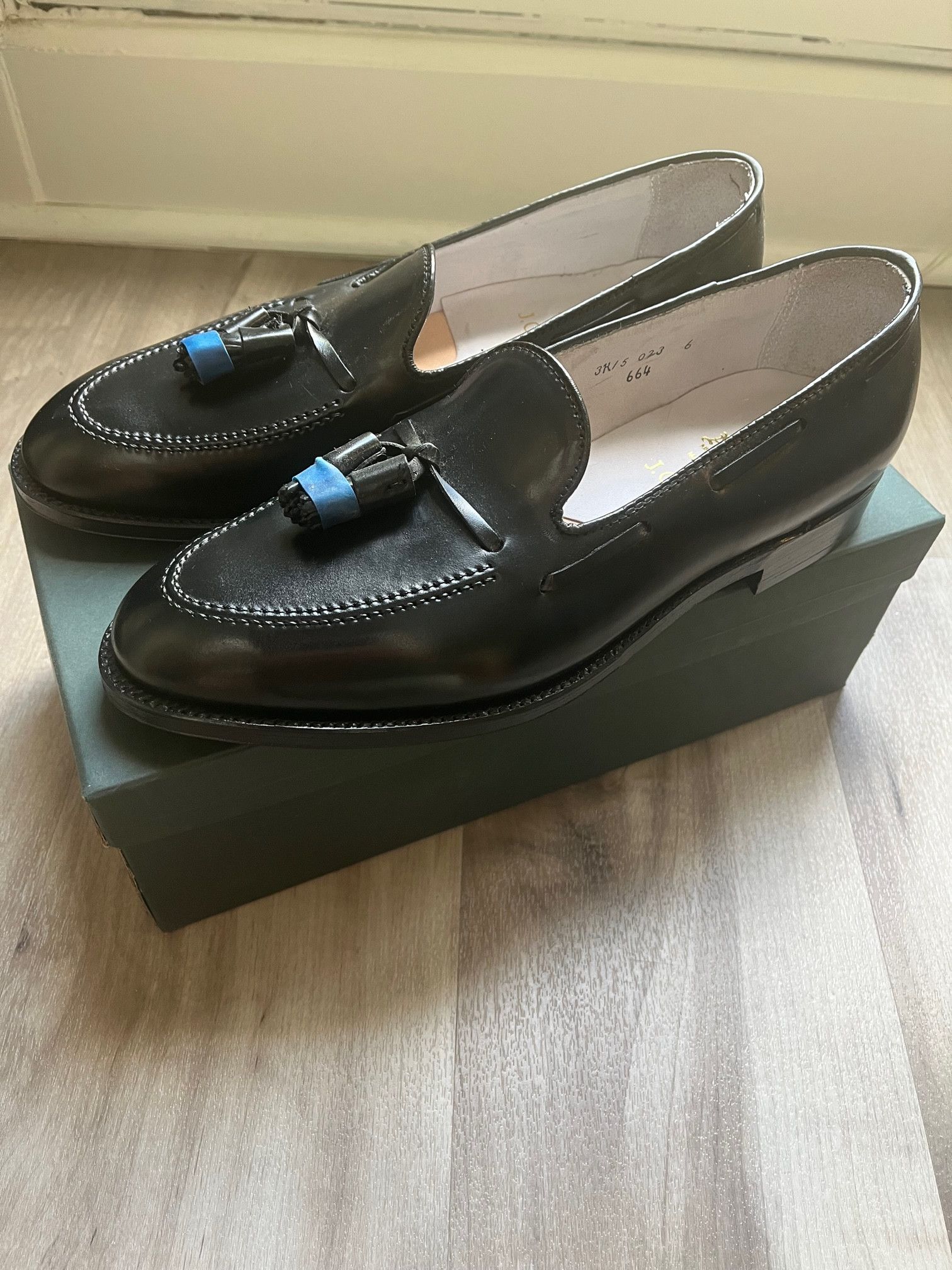 Alden × J.Crew Alden X J. Crew Shell Cordovan Black Tassel Loafers Size US 11 / EU 44 - 1 Thumbnail