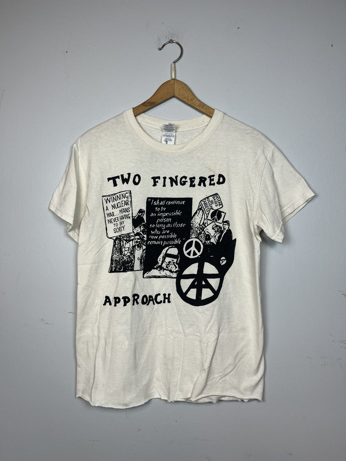 Gildan × Japanese Brand Two Fingered Approach Band Tee Size US S / EU 44-46 / 1 - 2 Thumbnail