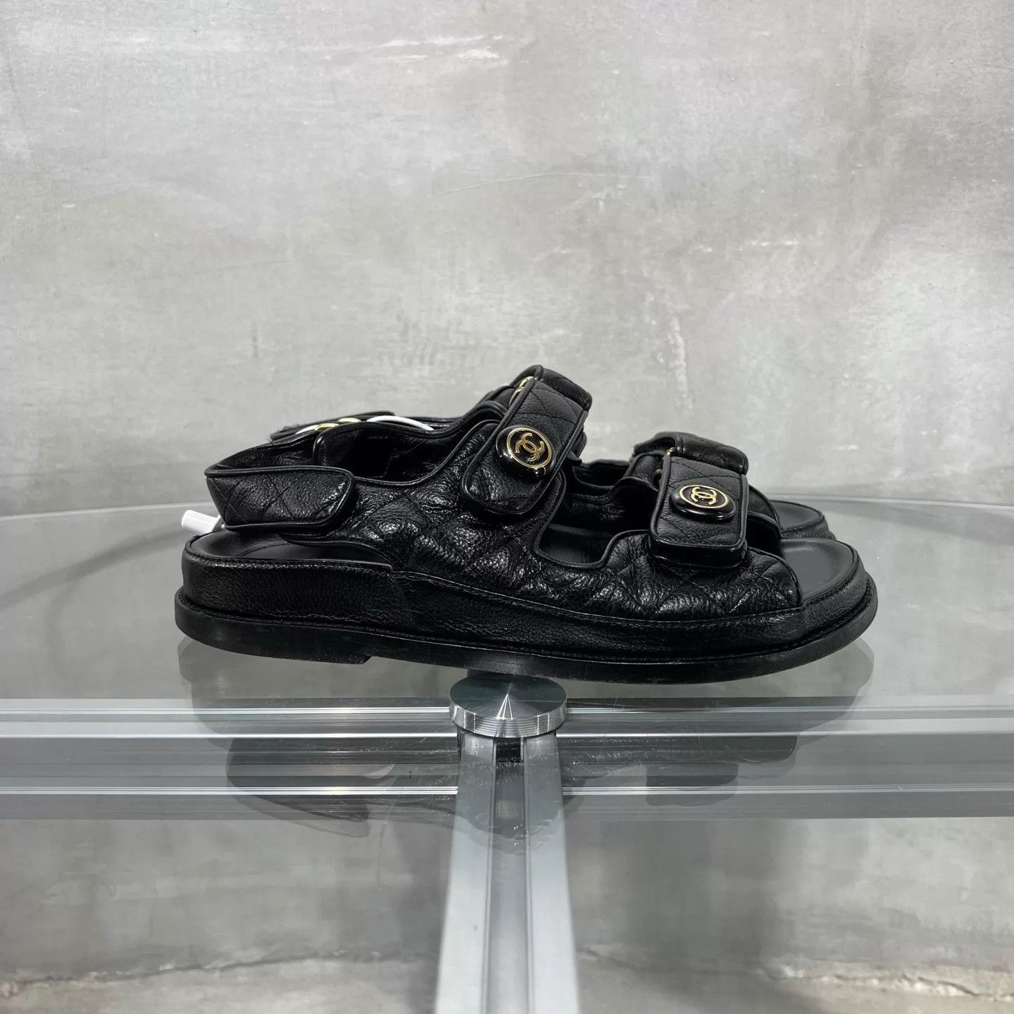 Chanel Chanel Black Velcro Sandals Gold CC Logo Size 37 Size US 6.5 / IT 36.5 - 4 Thumbnail