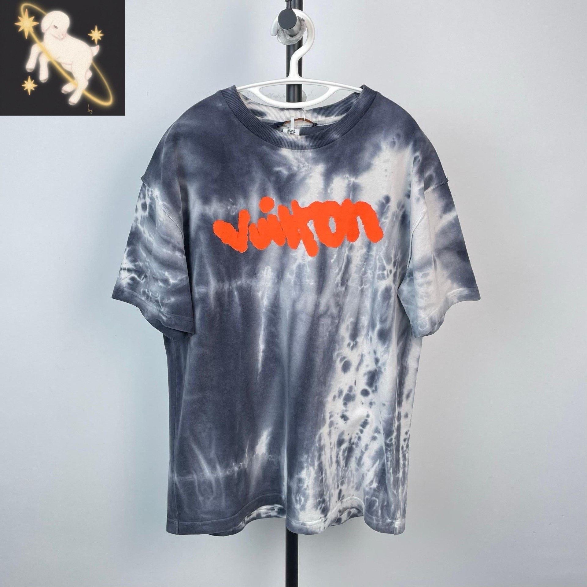 Louis Vuitton Louis Vuitton Multi T-Shirt M Men Size US M / EU 48-50 / 2 - 1 Thumbnail