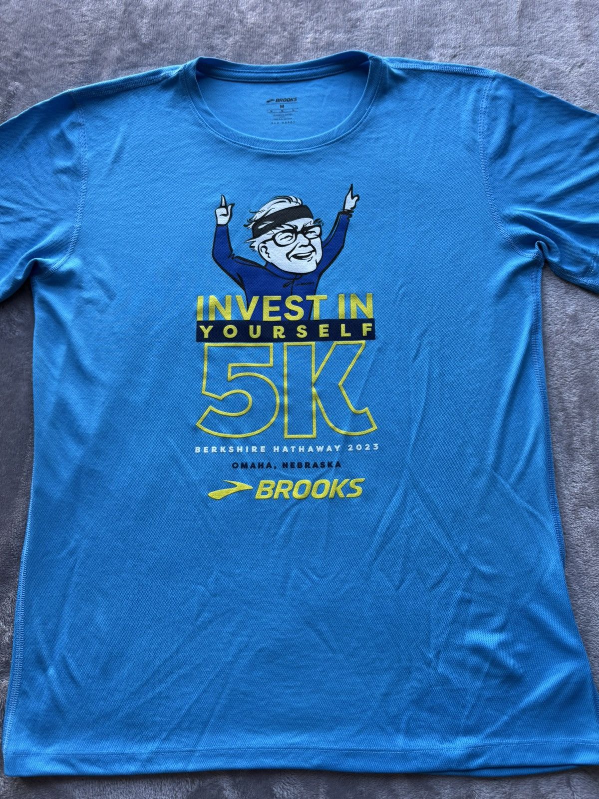 Other Brooks Berkshire Hathaway 2023 “Invest in Yourself 5K” Size US M / EU 48-50 / 2 - 1 Thumbnail