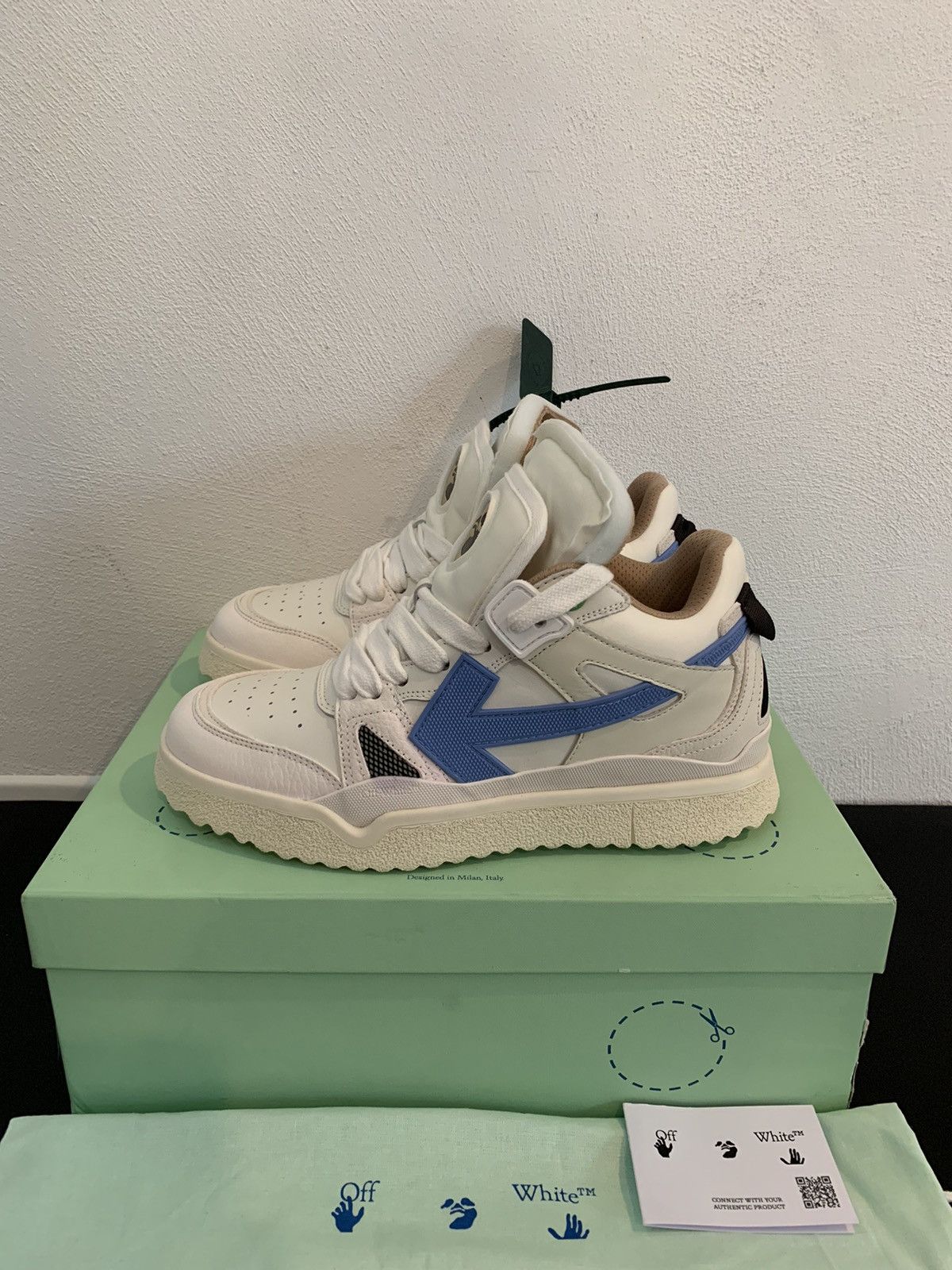 Off-White Off-White MidTop Sponge SNKRS Pristine Size US 7 / EU 40 - 2 Thumbnail