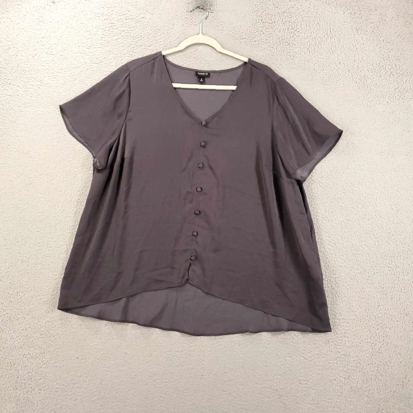 Torrid Torrid Womens 2X Gray Top Button Up V Neck Short Sleeve Pullover 2X Torrid Size XXL / US 16-18 / IT 52-54 - 2 Thumbnail