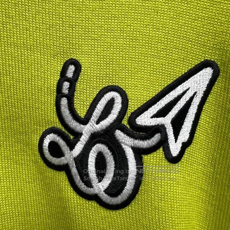 Louis Vuitton Louis Vuitton SS23 badge embroidered logo pullover crewnec Size US M / EU 48-50 / 2 - 5 Thumbnail