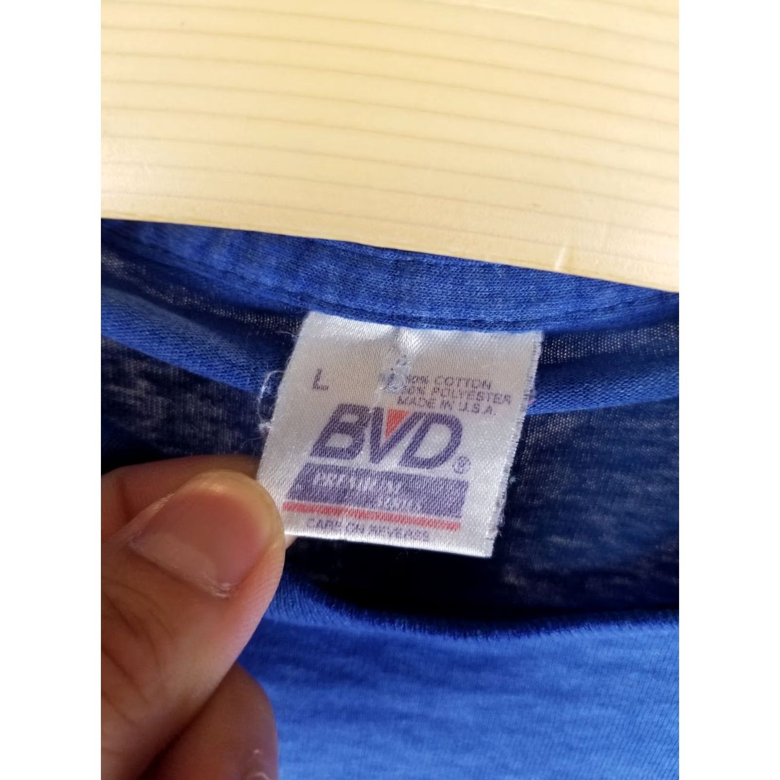 Vintage VINTAGE BVD ONE POCKET GRADIENT SUN FADED DISTRESSED BLUE T-SHIRT SZ LARGE Size US L / EU 52-54 / 3 - 2 Thumbnail