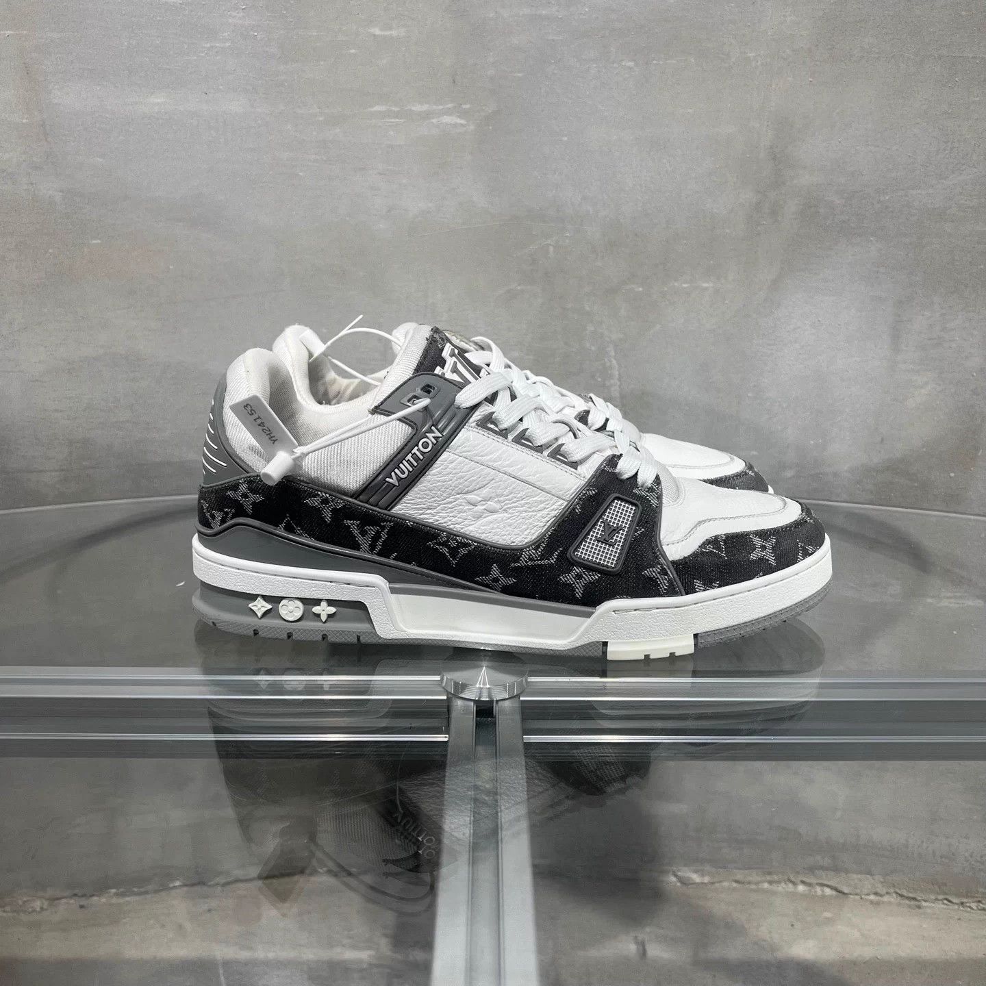 Louis Vuitton LV Trainer Gray Denim UK9 43 Size US 9 / EU 42 - 4 Thumbnail