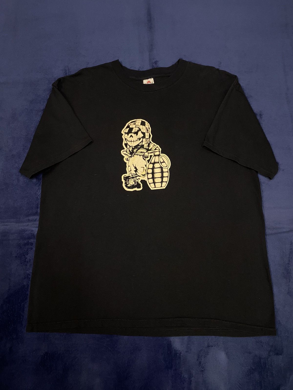 Vintage Grenade Skull Center Logo Tshirt Size US XL / EU 56 / 4 - 2 Thumbnail
