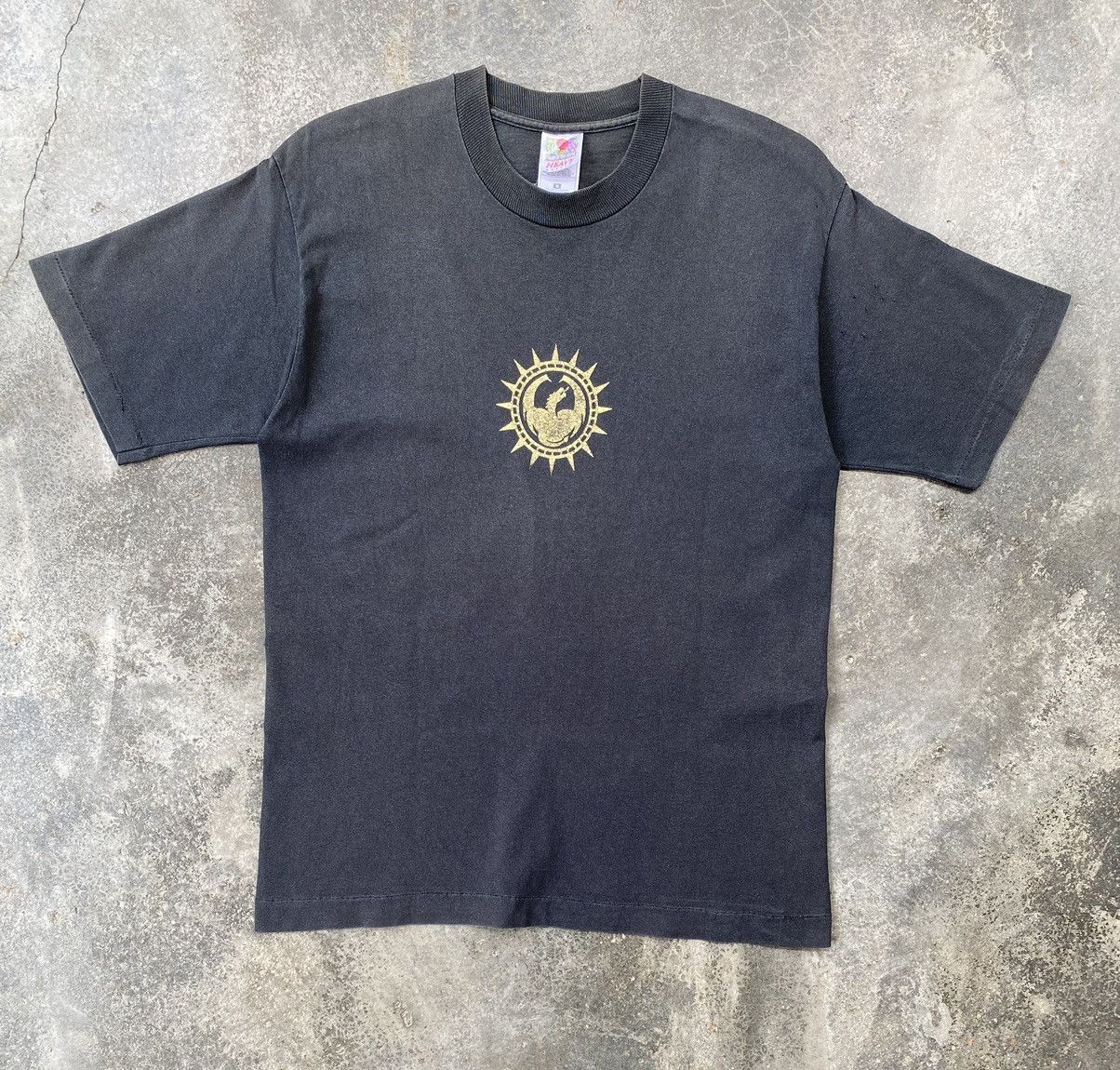 Vintage Vintage 90s Dragon Skateboards Center Thrashed Tees Size US M / EU 48-50 / 2 - 1 Thumbnail