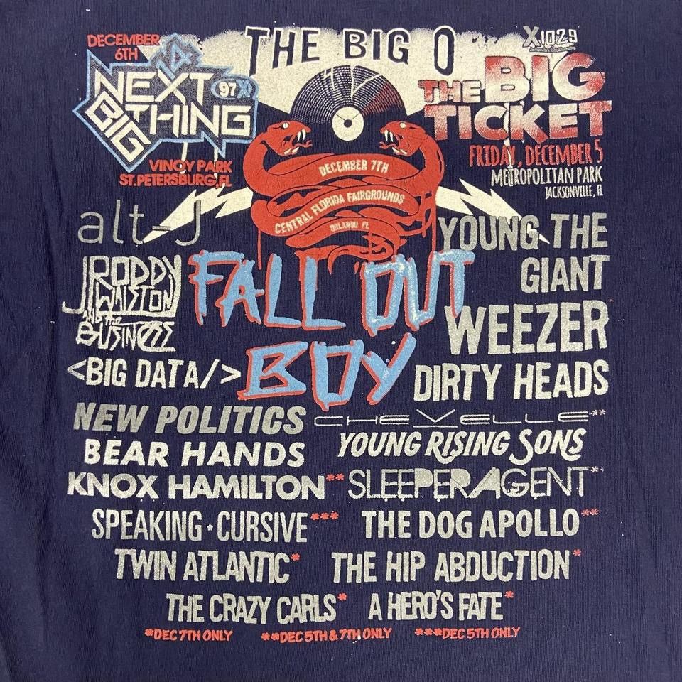 Vintage Vintage Fallout Boy 2014 Shirt Size US XL / EU 56 / 4 - 5 Thumbnail
