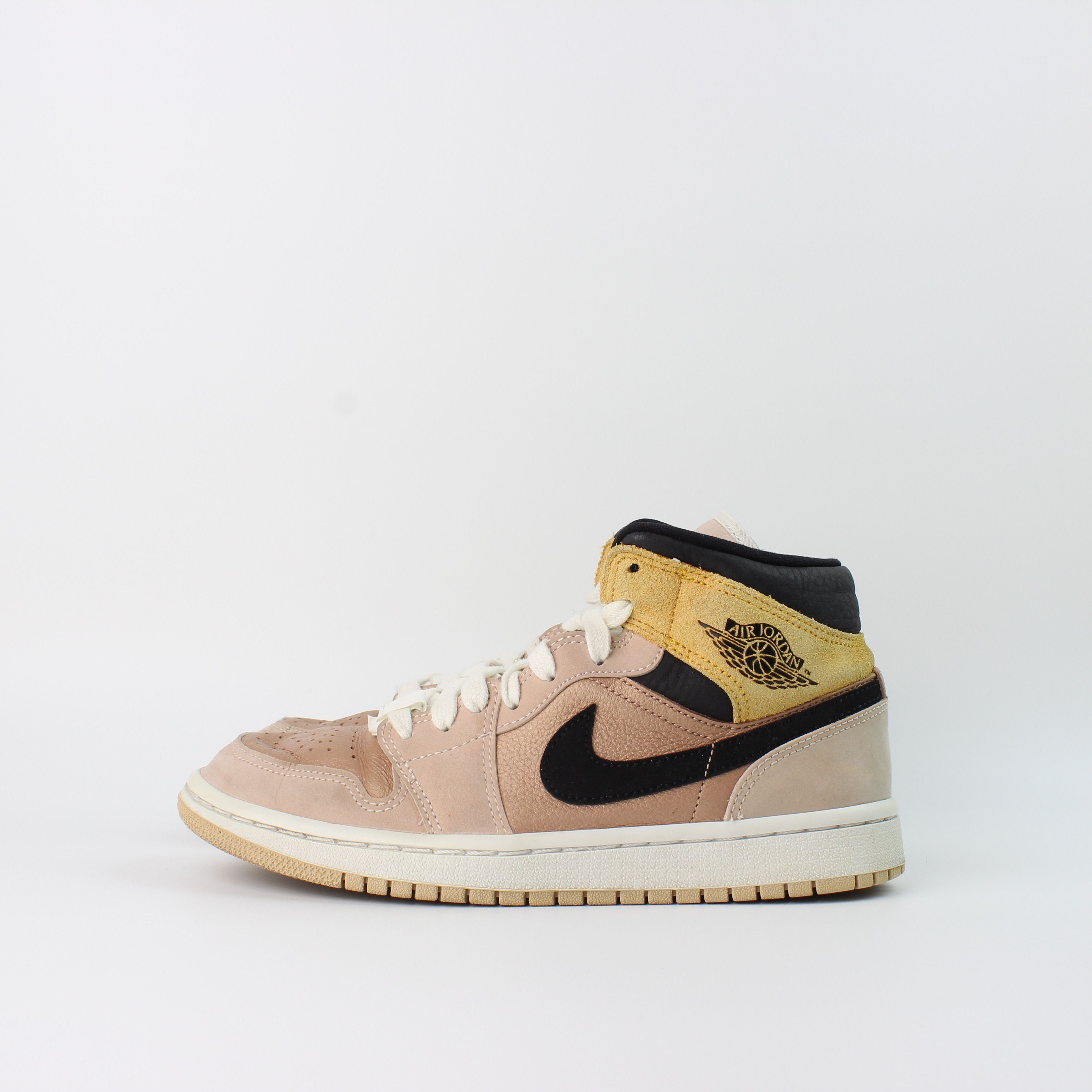 Nike (W) Jordan 1 Mid SE Particle Beige DD2224-200 Size US 6.5 / IT 36.5 - 1 Thumbnail
