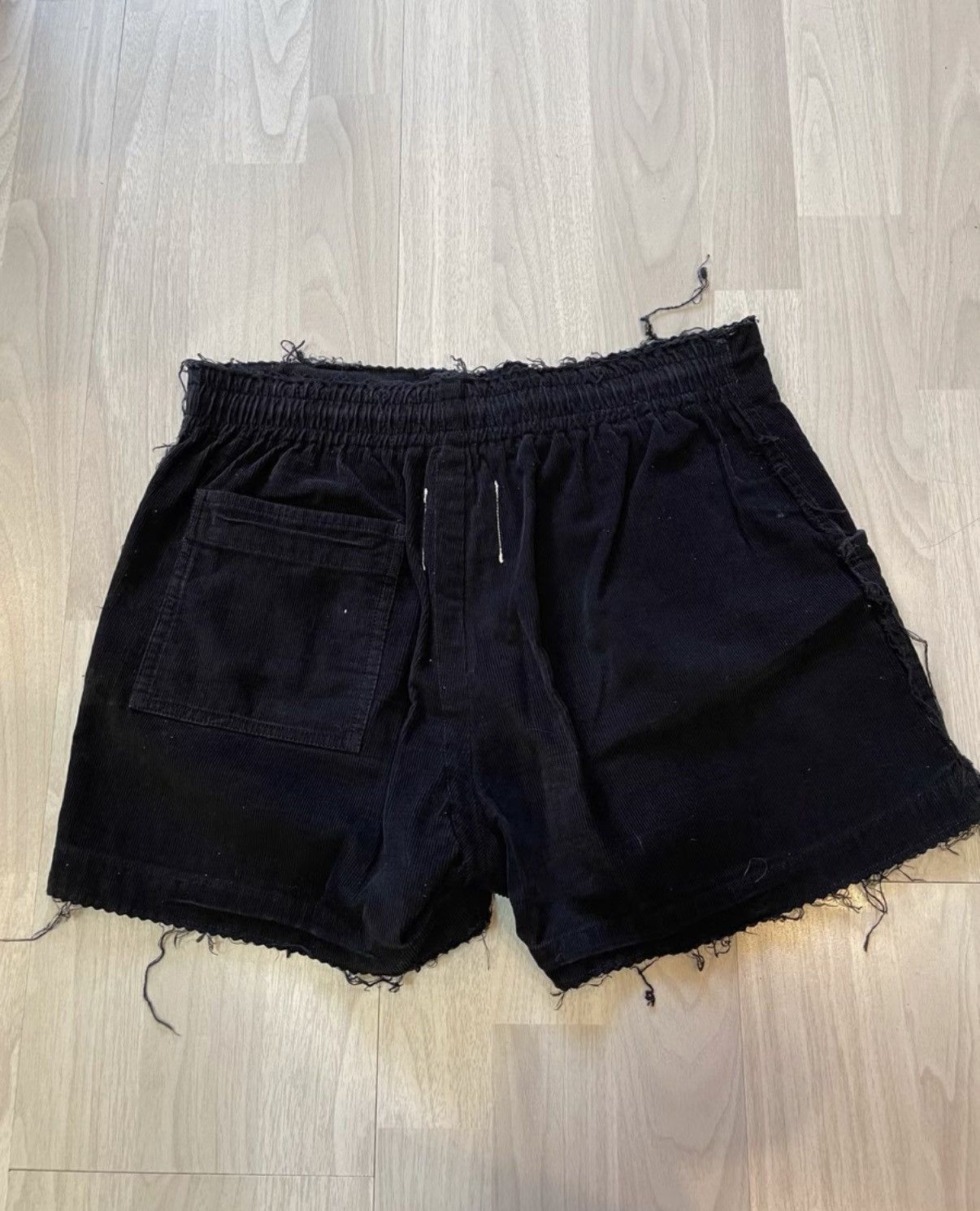 Takahiromiyashita The Soloist. Takahiromiyashita The Soloist Frayed Corduroy Shorts Size US 34 / EU 50 - 2 Thumbnail