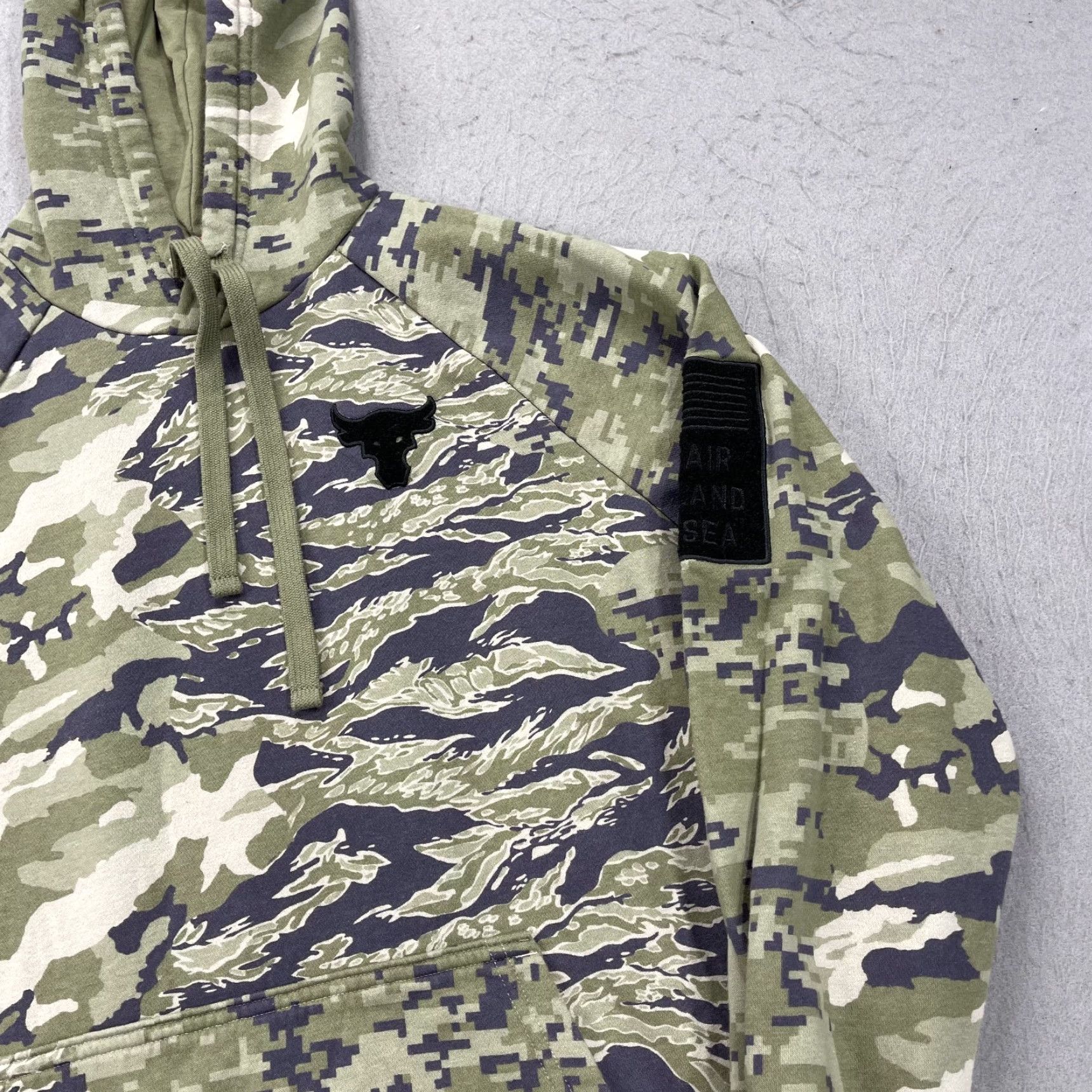 Under Armour Under Armour Project Rock Hoodie Mens M Green Camouflage Sweatshirt Military Gym Pullover Hooded Pockets Bodybuilding, Gym & Training Mens Size US M / EU 48-50 / 2 - 3 Thumbnail