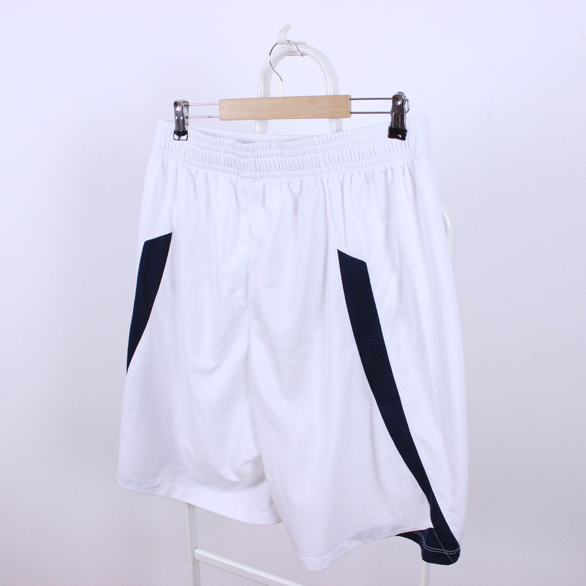 Nike Vintage Nike Basketball Shorts Size US 32 / EU 48 - 4 Thumbnail