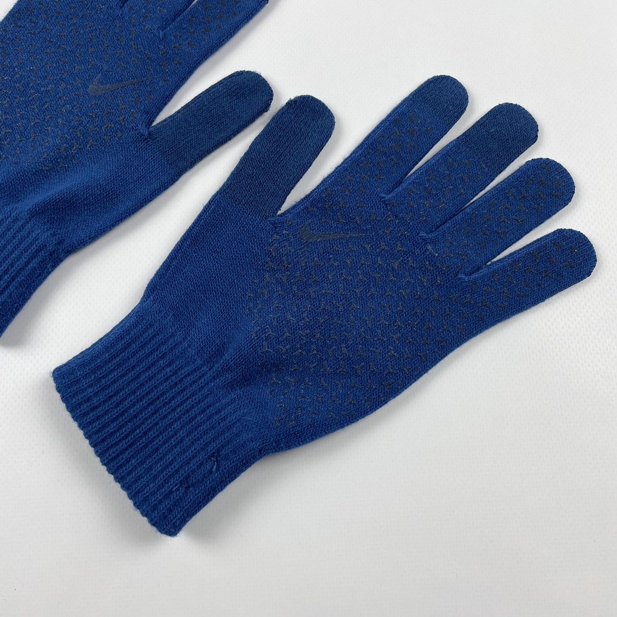 Nike Vintage Nike Knitted Gloves Swoosh Size ONE SIZE - 7 Thumbnail