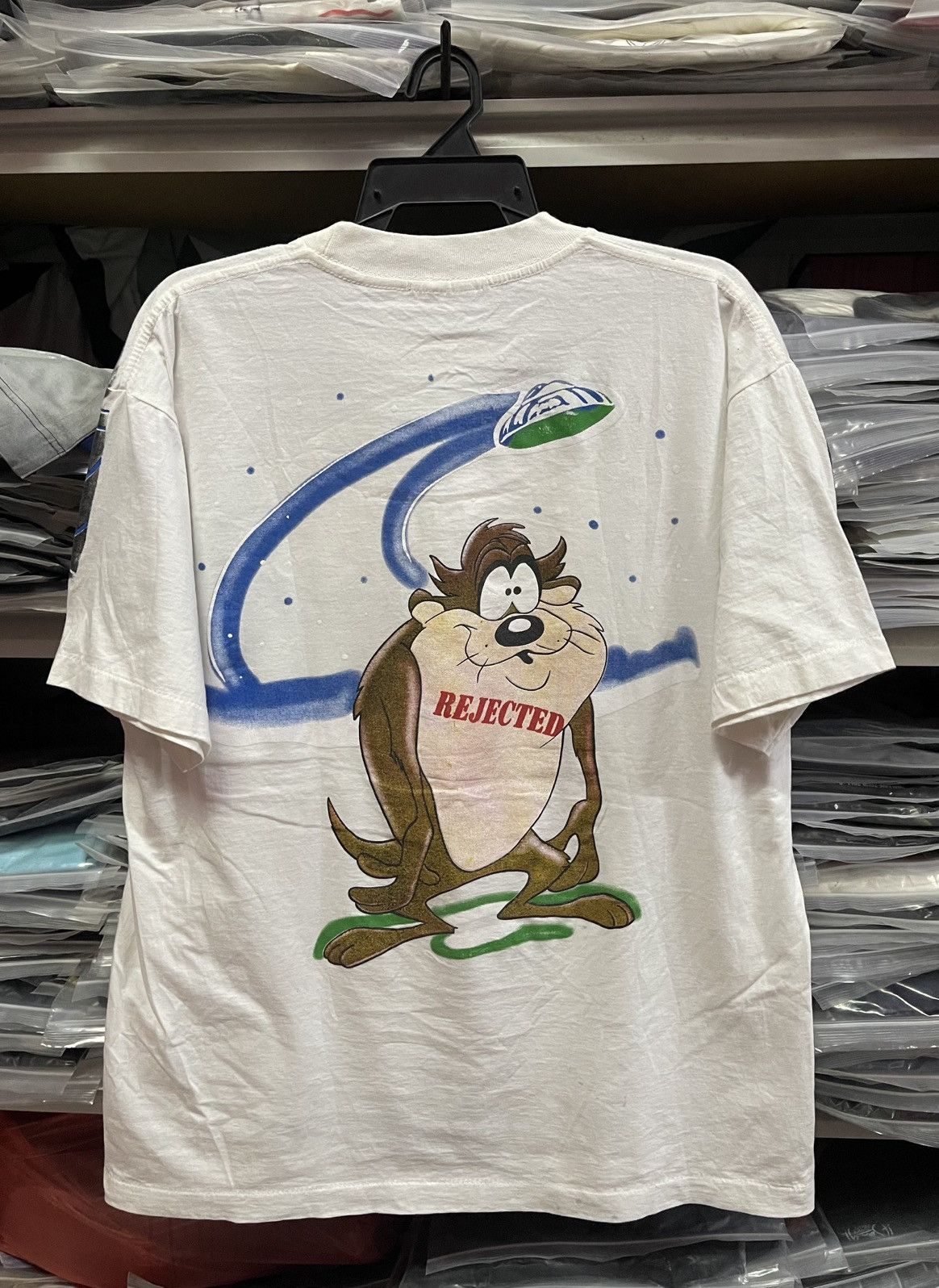Vintage Vintage 90's Looney Tunes Taz Overprint Very Rare🔥🔥🔥 Size US XL / EU 56 / 4 - 5 Thumbnail