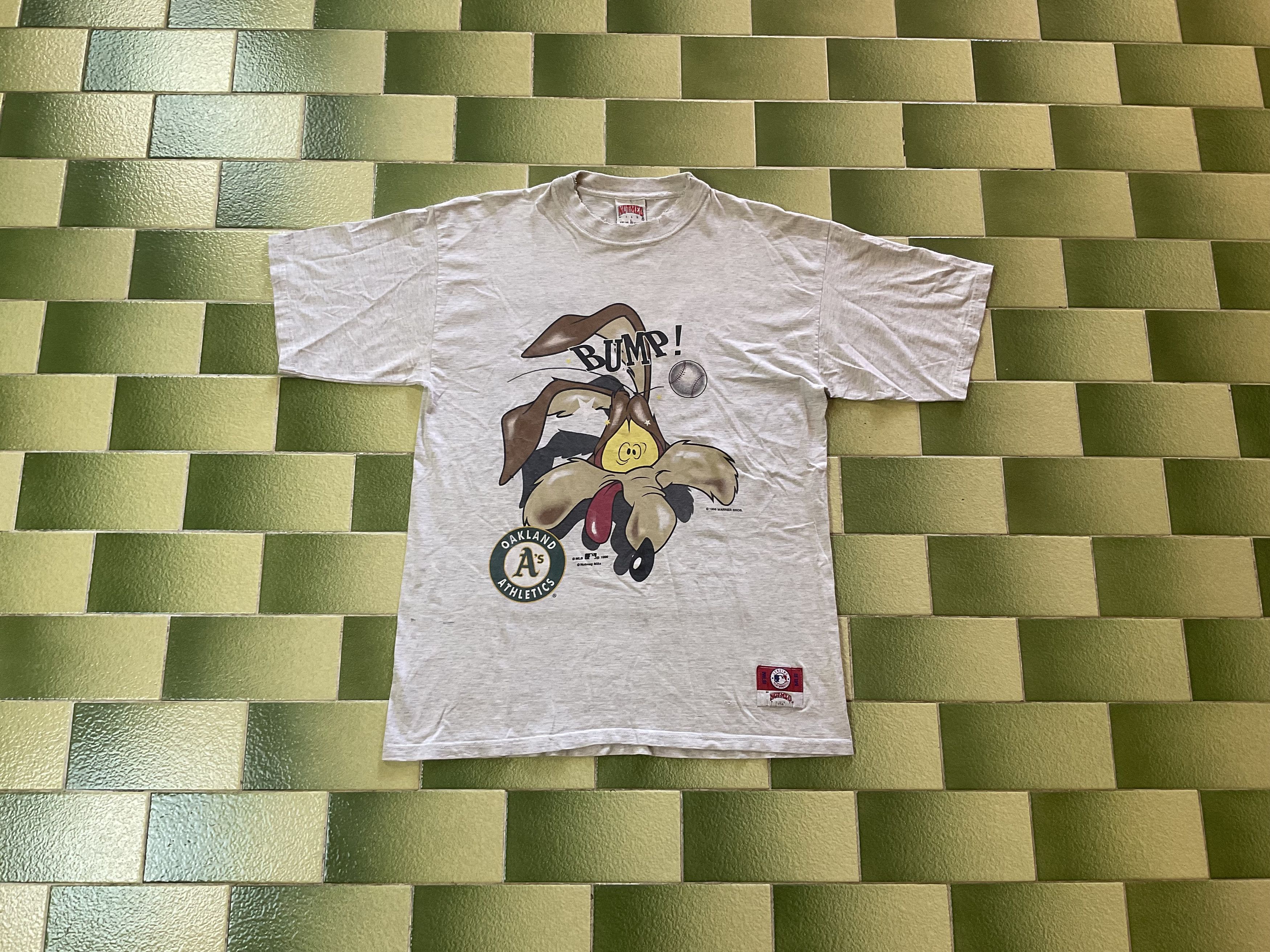 MLB Vintage Distressed 1996 Oakland Athletics & Coyote T-Shirt Size US L / EU 52-54 / 3 - 1 Thumbnail