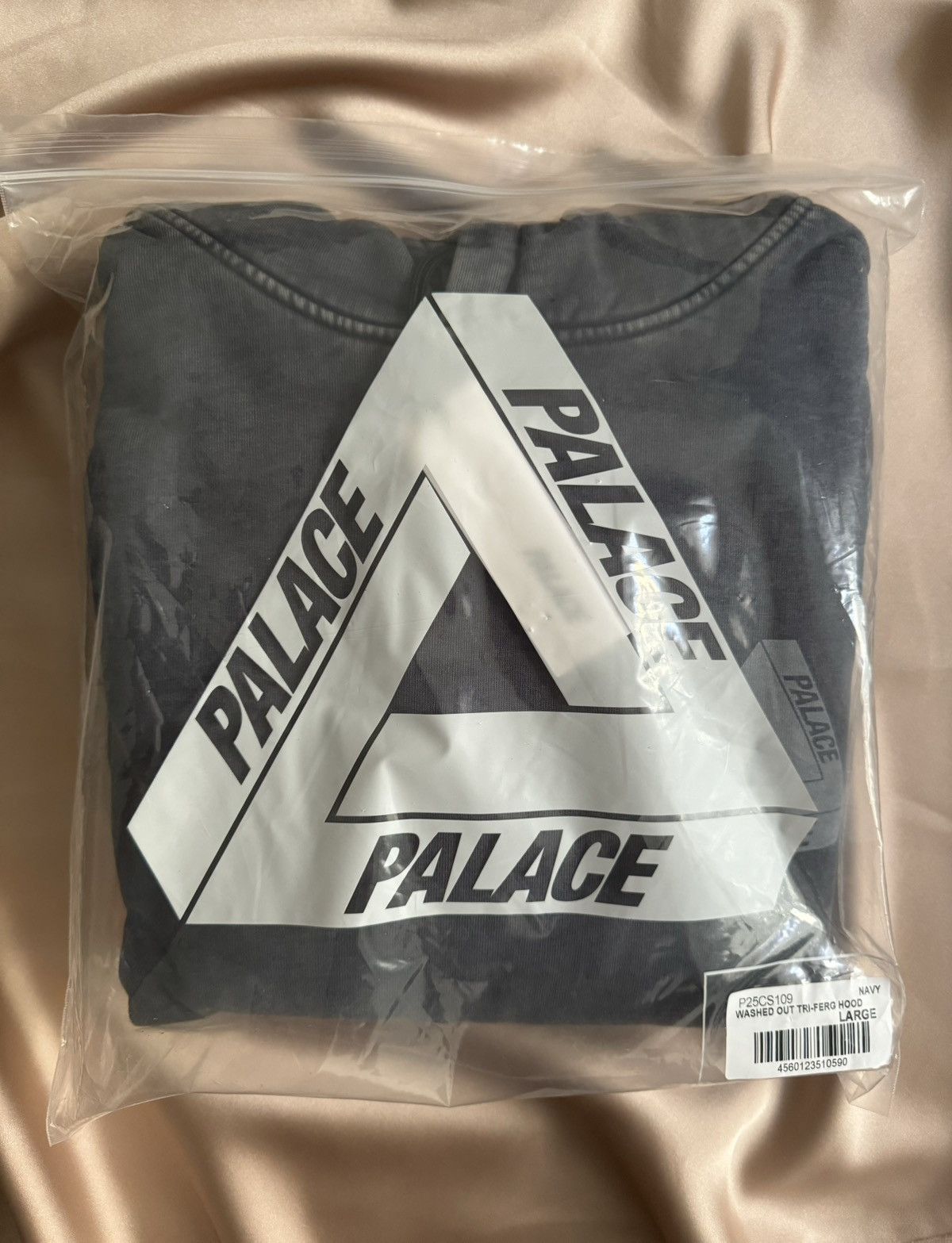 Palace Palace Washed Out Tri-ferg Hood Navy Size L Size US L / EU 52-54 / 3 - 3 Thumbnail