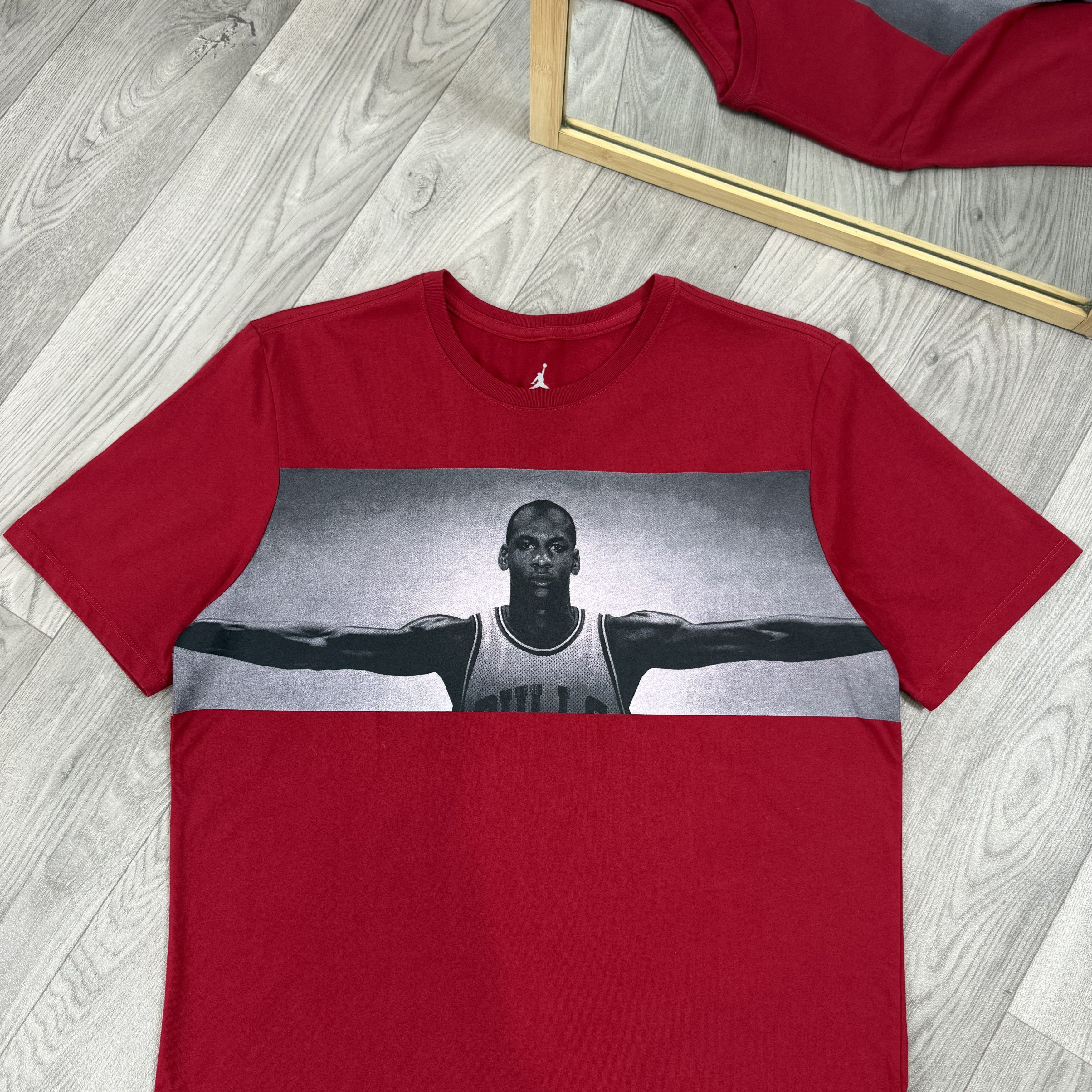 Jordan Brand Jordan Red Graphic Tee Shirt Size US L / EU 52-54 / 3 - 2 Thumbnail