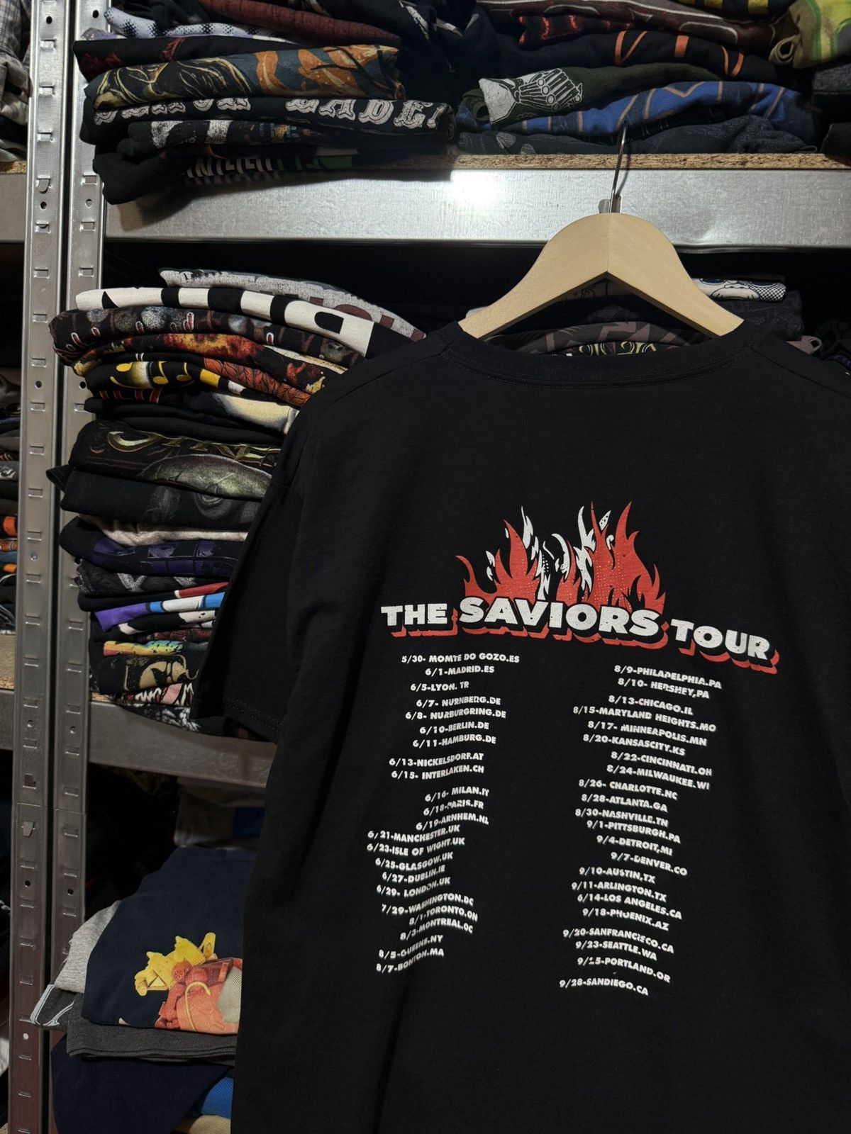Band Tees Rare Green Day Saviors Tour 2024 Rock Band T-shirt Y2K Hype Size US L / EU 52-54 / 3 - 4 Thumbnail