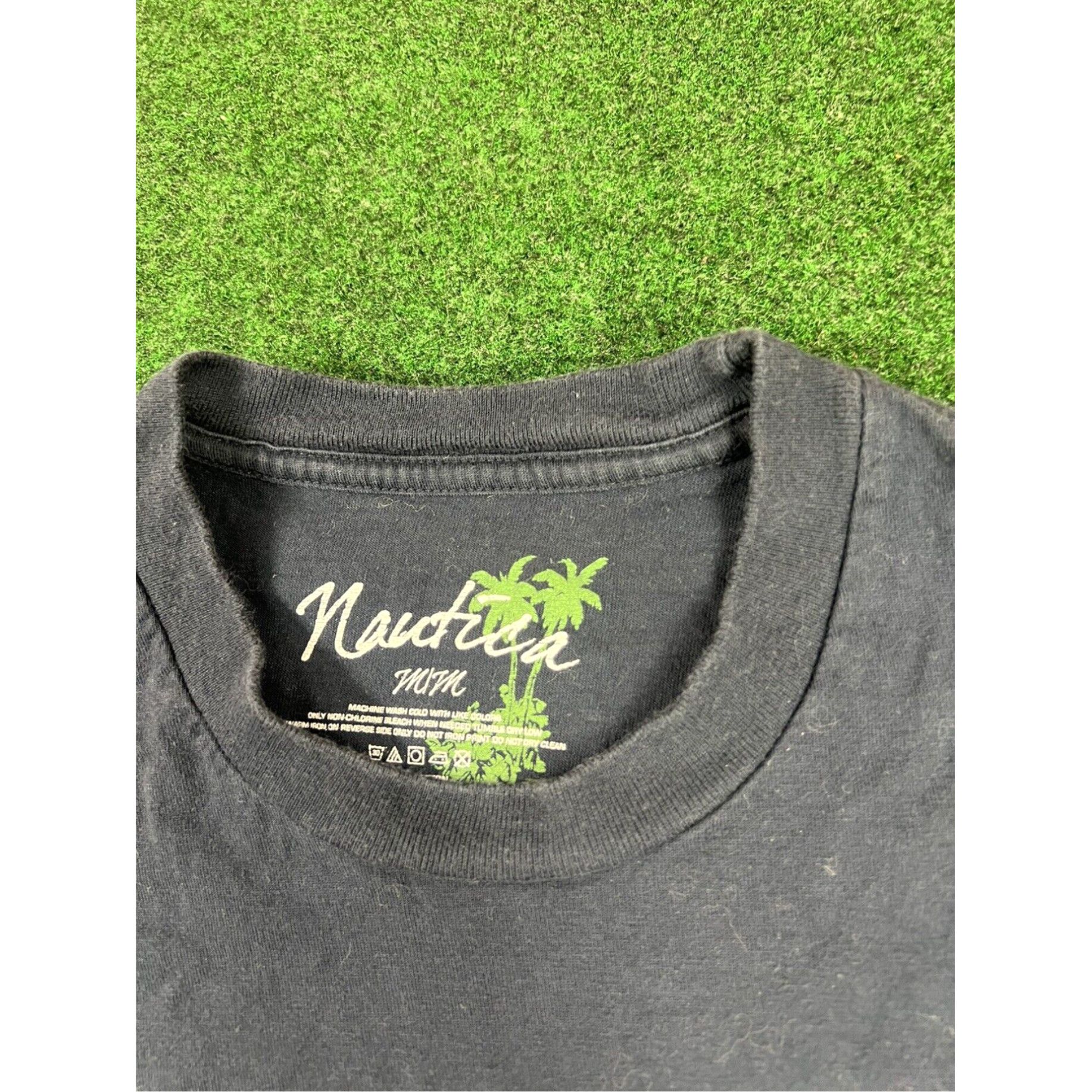 Nautica Nautica T-Shirt Men's Medium Crew Neck Cotton Blend Tee Graphic floral beach Size US M / EU 48-50 / 2 - 4 Thumbnail