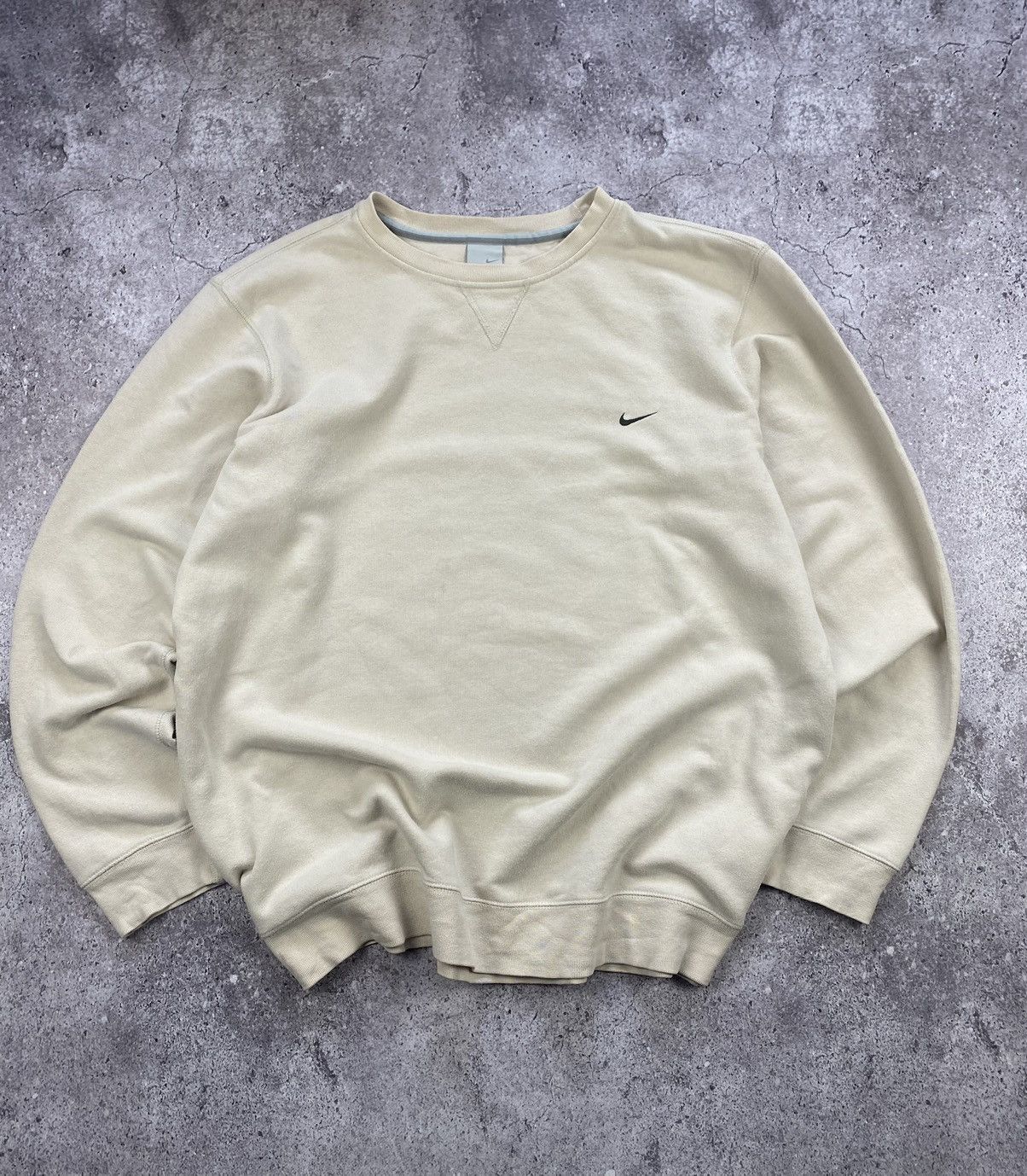 Nike × Vintage VINTAGE Y2K NIKE SWEATSHIRT CREWNECK MINI SWOOSH Size US L / EU 52-54 / 3 - 1 Thumbnail