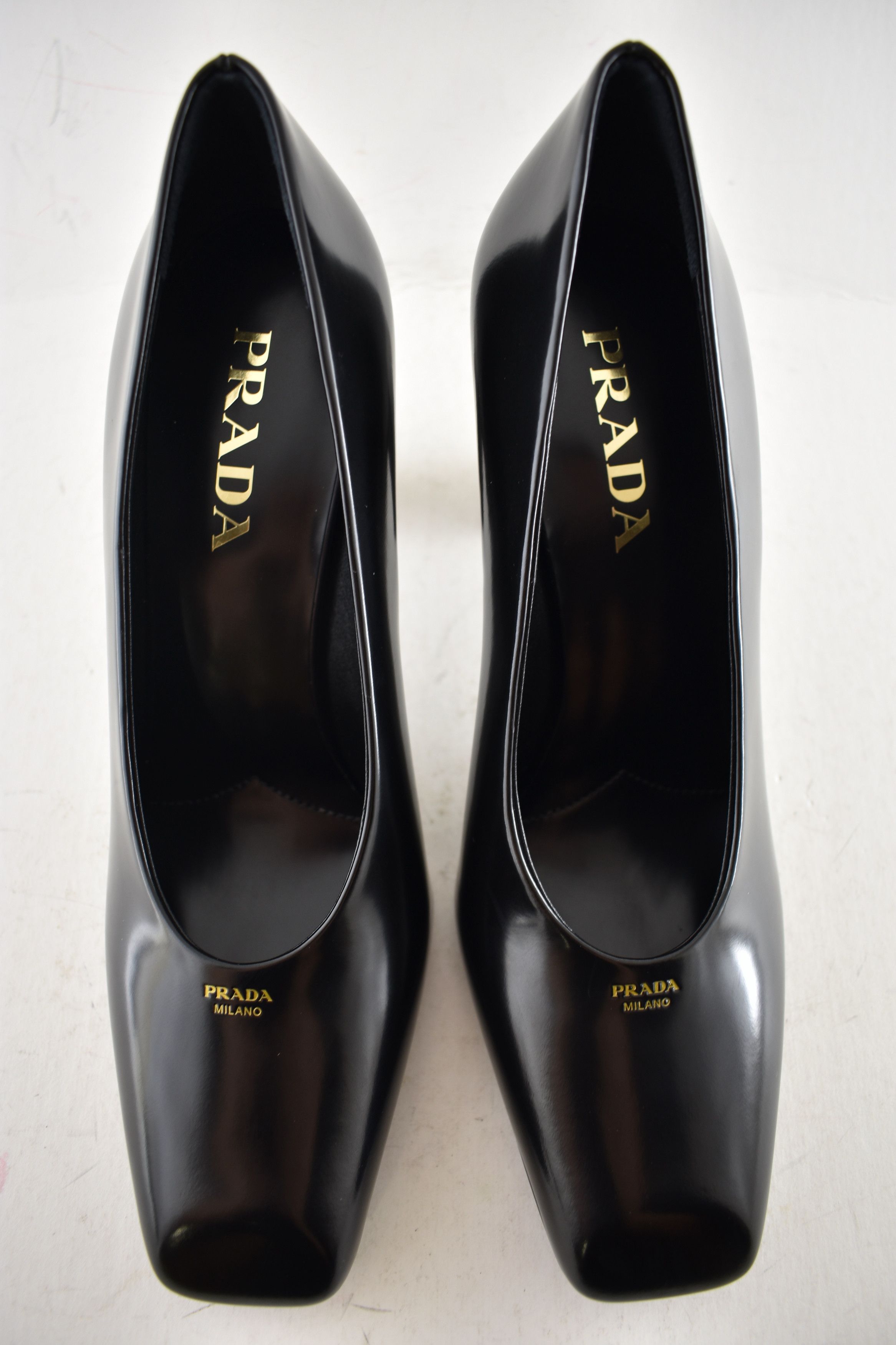 Prada Prada 85mm Brushed Logo Show Classic Block Heel Pump 38.5 Size US 8.5 / IT 38.5 - 8 Thumbnail