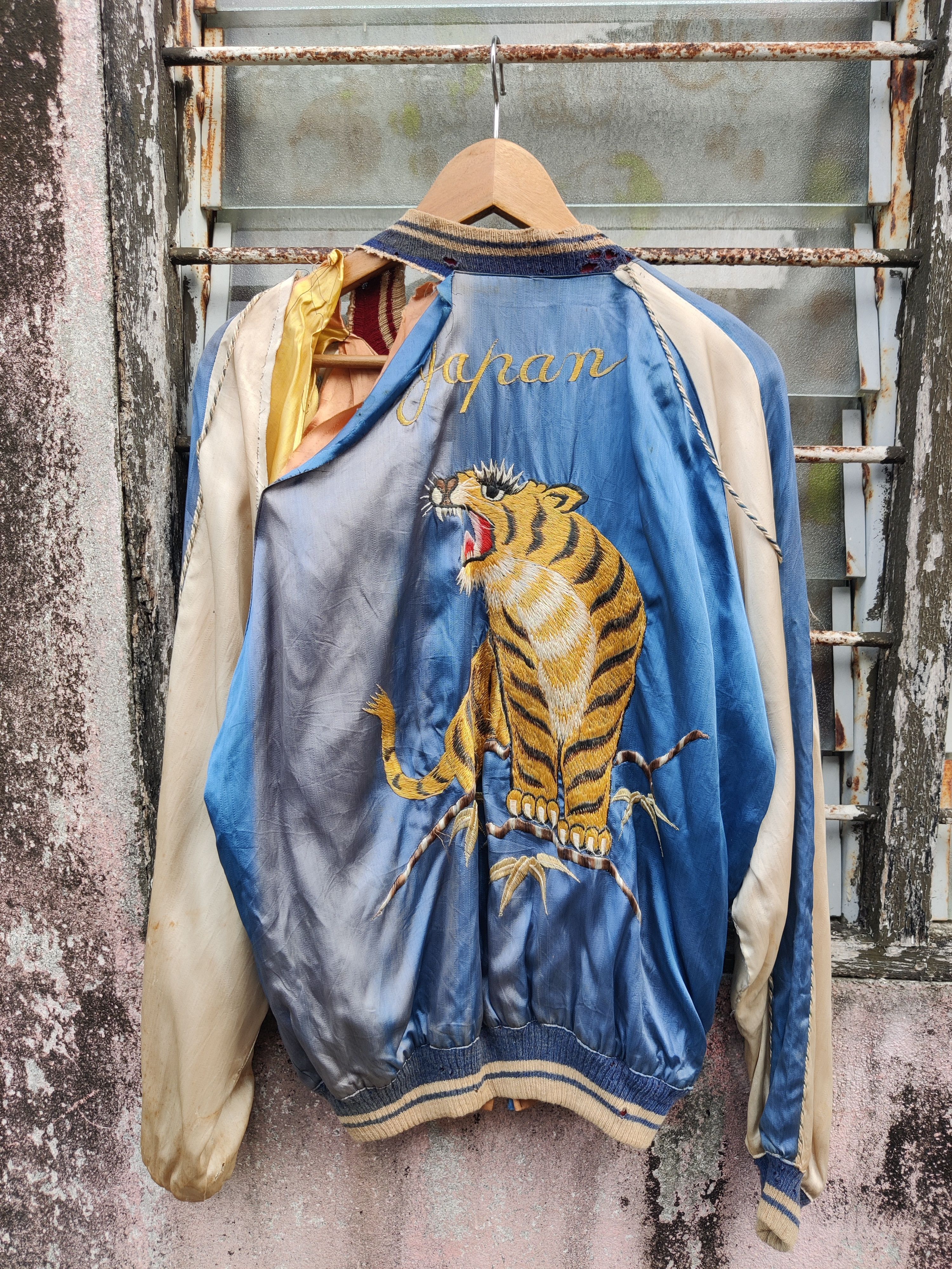 Vintage Vintage Distressed 1950's Sukajan Tiger Embroidery Jacket Size US M / EU 48-50 / 2 - 8 Thumbnail