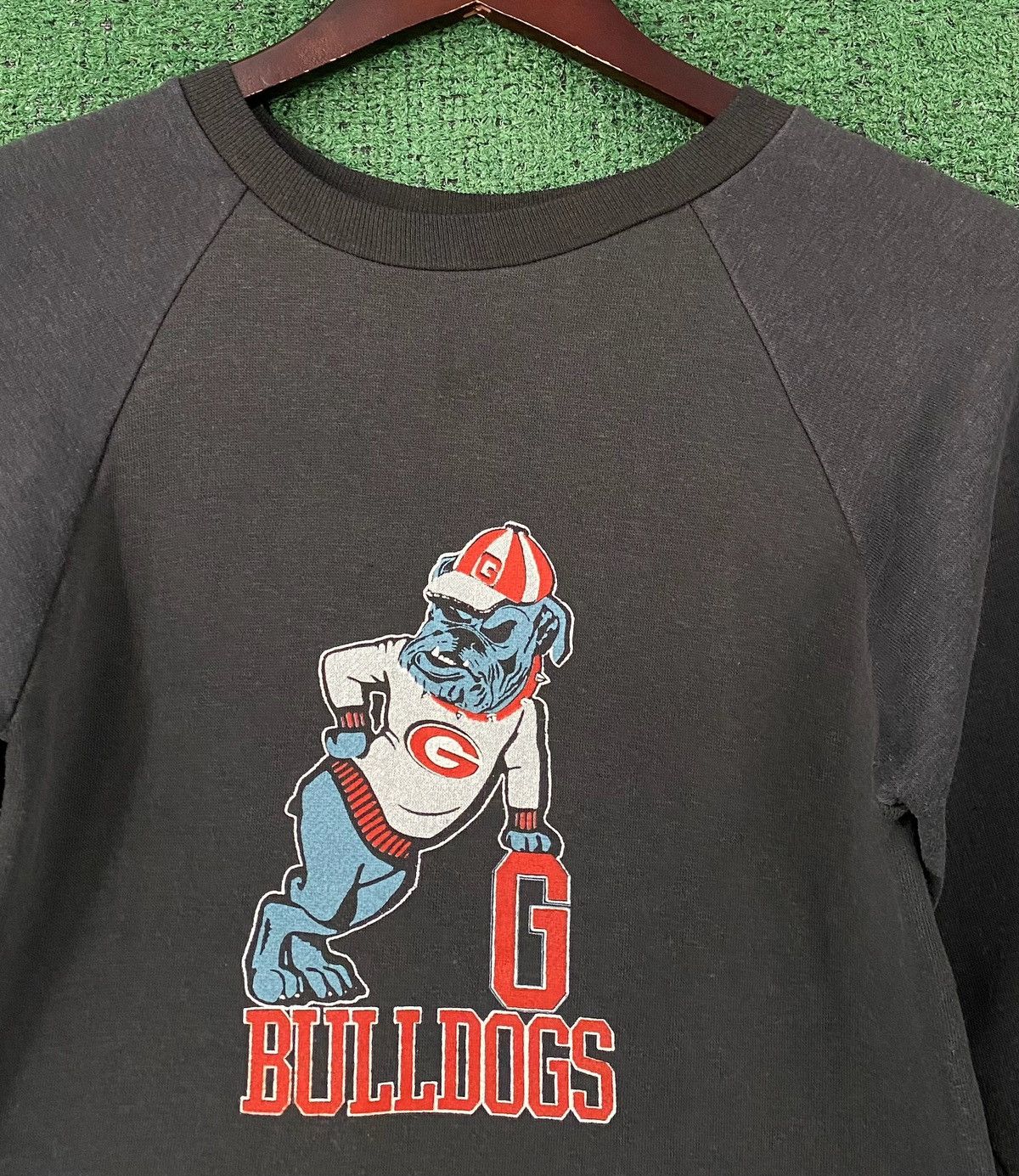 Vintage 80’s University of Georgia Bulldogs Sweatshirt Women’s Sz XS Size XS / US 0-2 / IT 36-38 - 2 Thumbnail