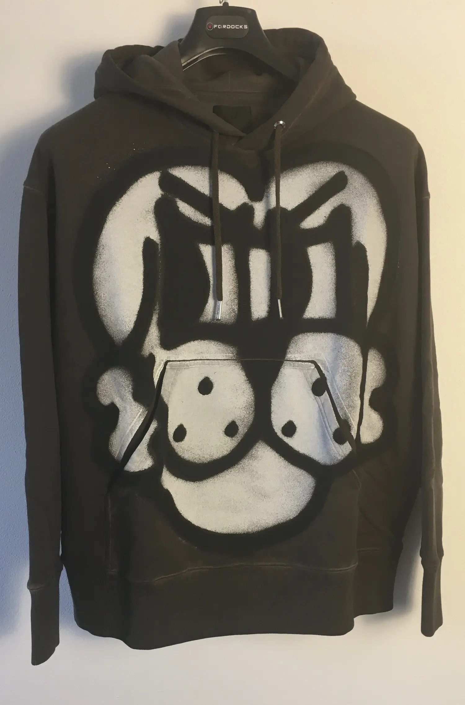 Givenchy GIVENCHY Men Hoodies BMJ0LA3YQ7 001 BLACK | Grailed
