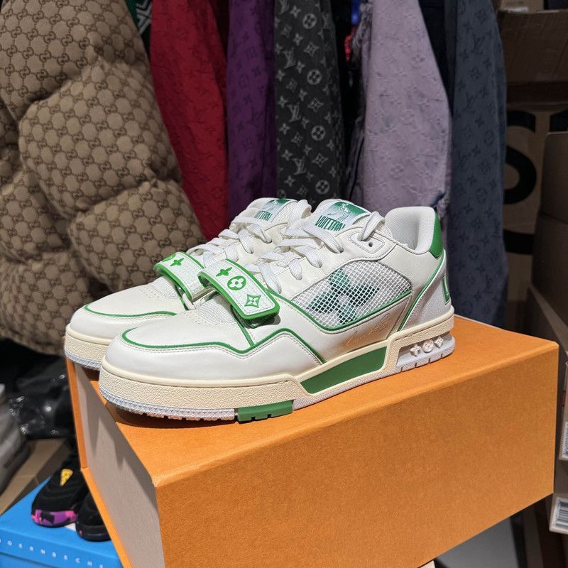 Louis Vuitton Louis Vuitton Retro Trainer Sneakers in White and Green -25 Size US 9 / EU 42 - 1 Thumbnail