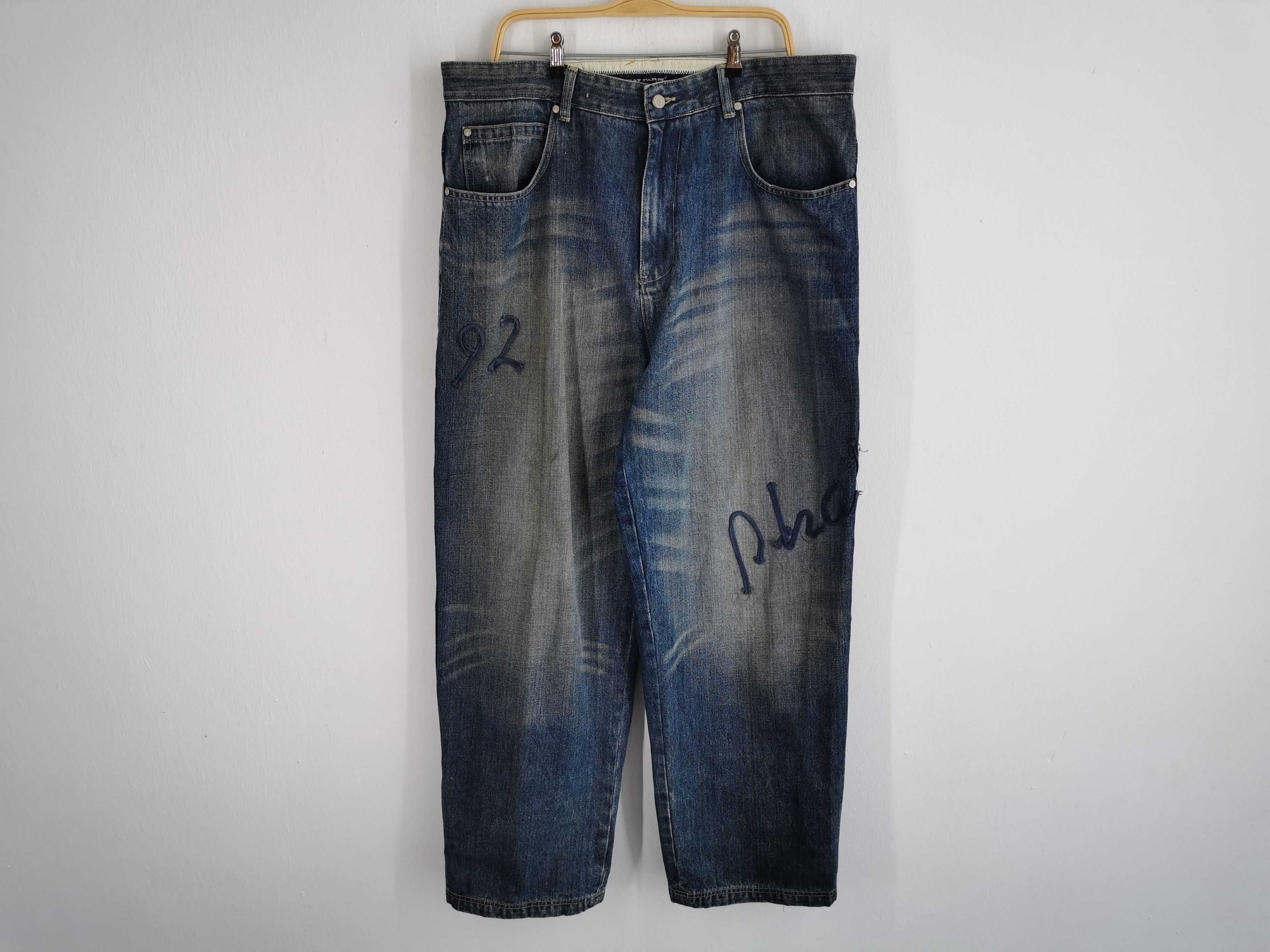 Phat Farm Distressed Phat Farm Denim Jeans Big Size 37 Size US 37 - 2 Thumbnail