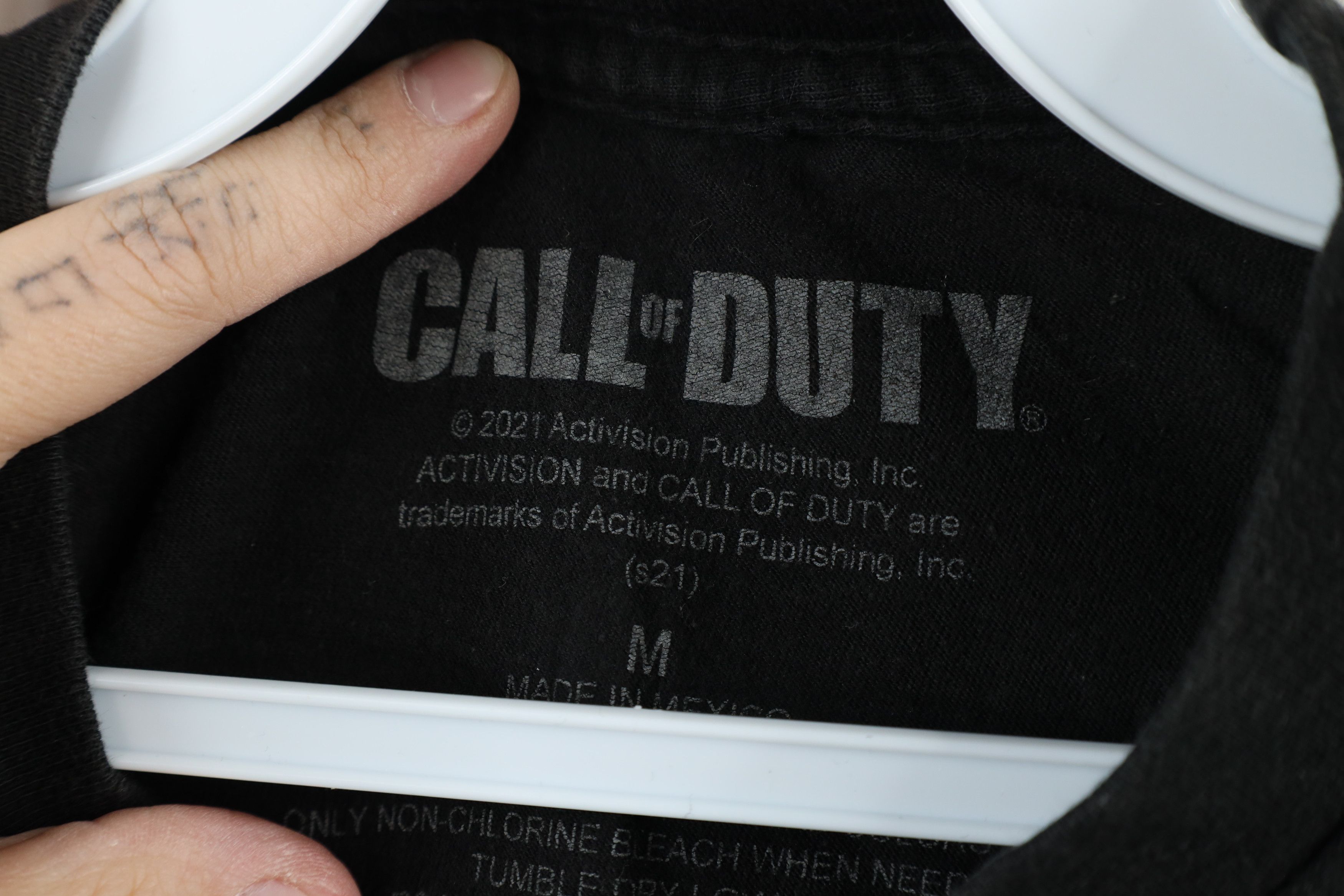 Vintage Vintage Y2K Spell Out Call Of Duty Skull Video Game T-Shirt Size US M / EU 48-50 / 2 - 5 Thumbnail