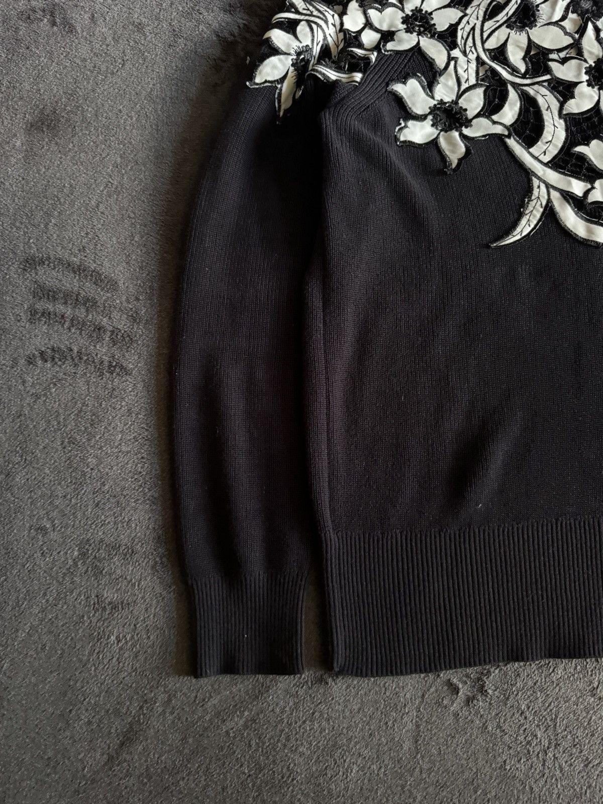 Sacai Sacai Black & White Floral sweaters RARE japanesse brand Size S / US 4 / IT 40 - 3 Thumbnail