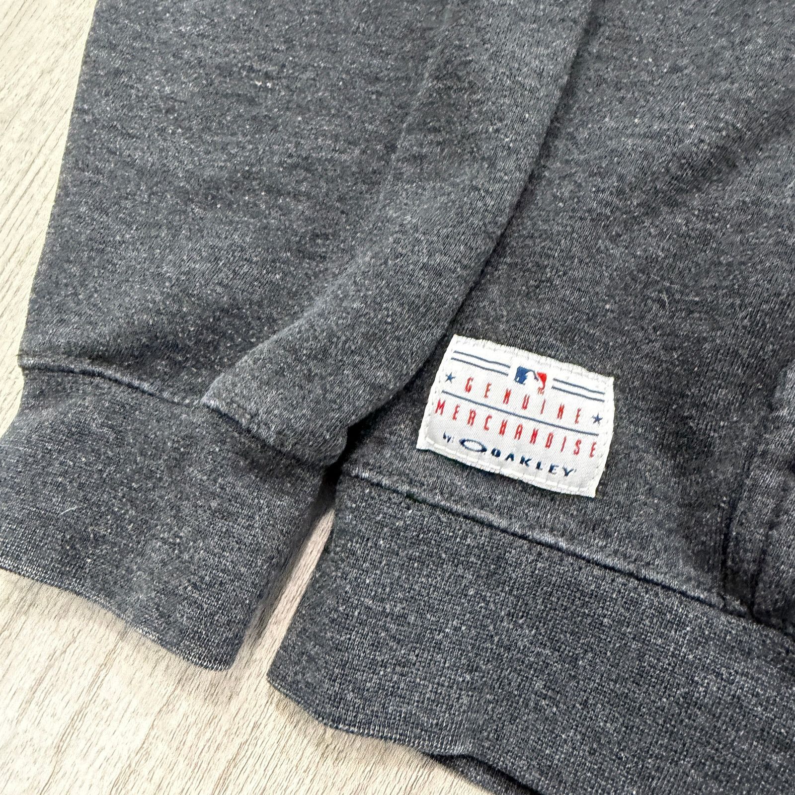 Oakley Oakley New York Yankees Hoodie Men's XL Gray Center Logo Size US XL / EU 56 / 4 - 5 Thumbnail