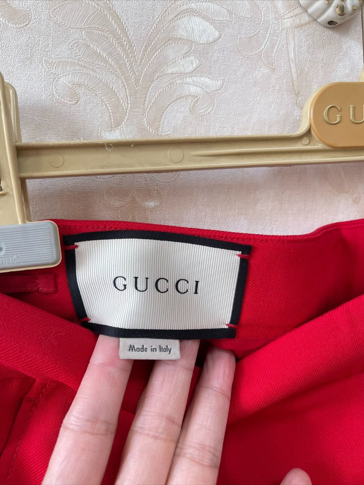 Gucci Gucci runway red ankle crop embroidered tiger trousers Size 26" / US 2 / IT 38 - 2 Thumbnail