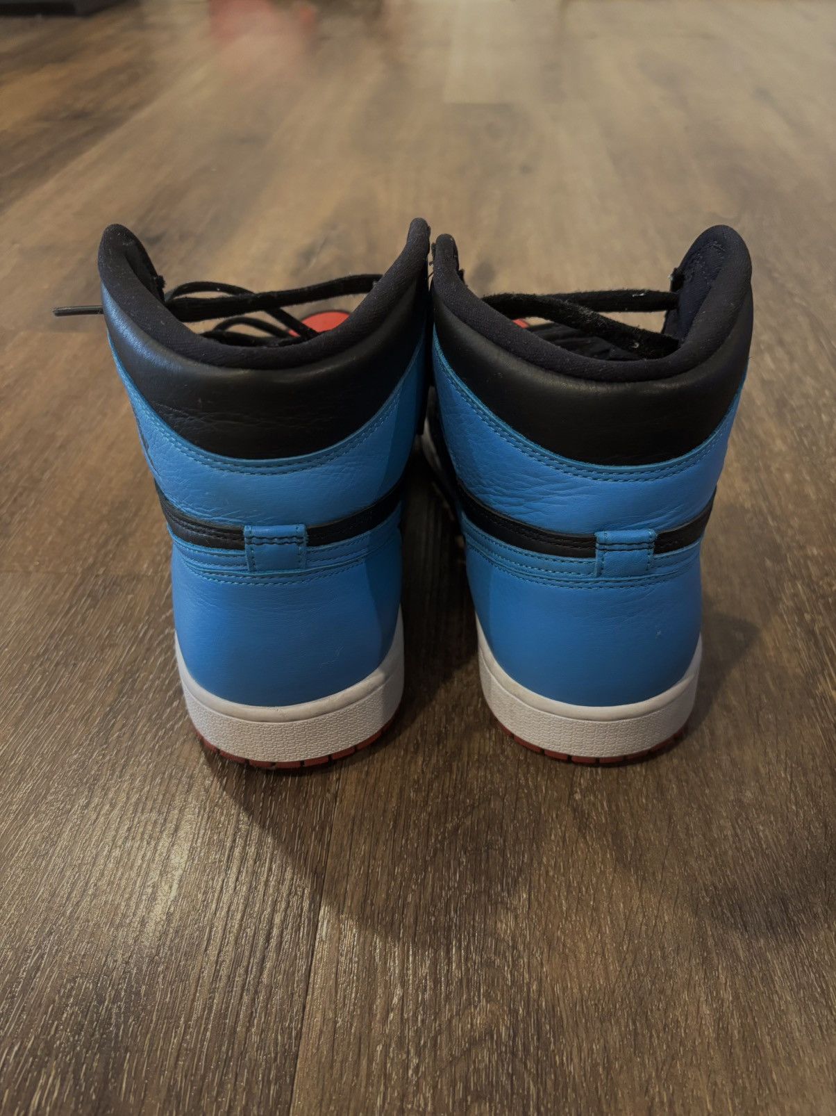 Jordan Brand × Nike Jordan 1 Retro High OG “UNC To CHI” Size US 11 / IT 41 - 3 Thumbnail
