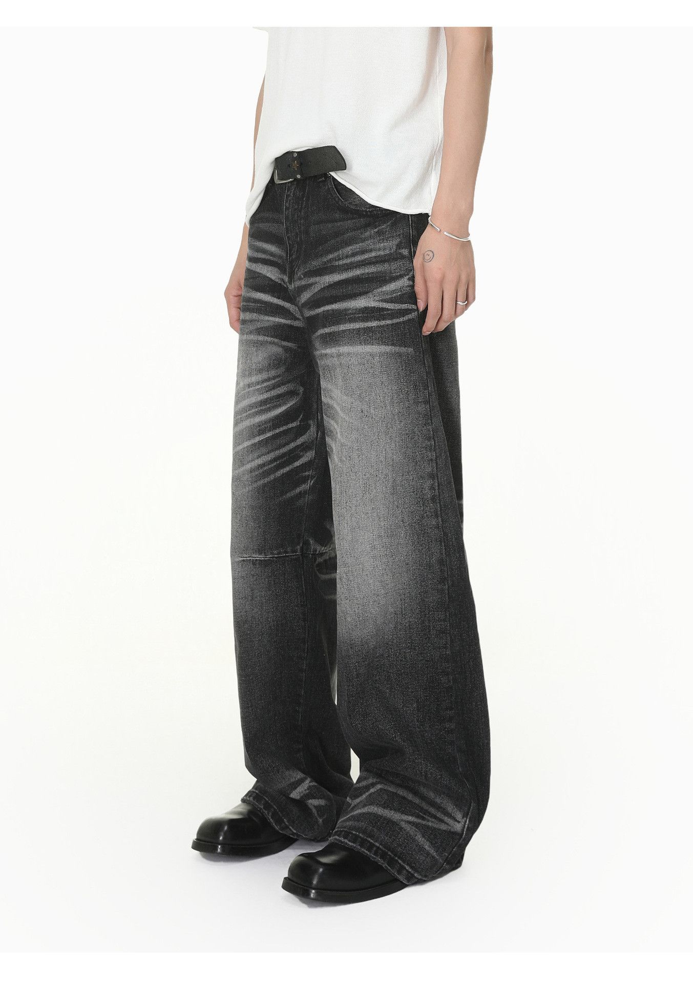 Vintage Men's Cleanfit Washed & Distressed Straight-Leg Jeans Size US 32 / EU 48 - 3 Thumbnail