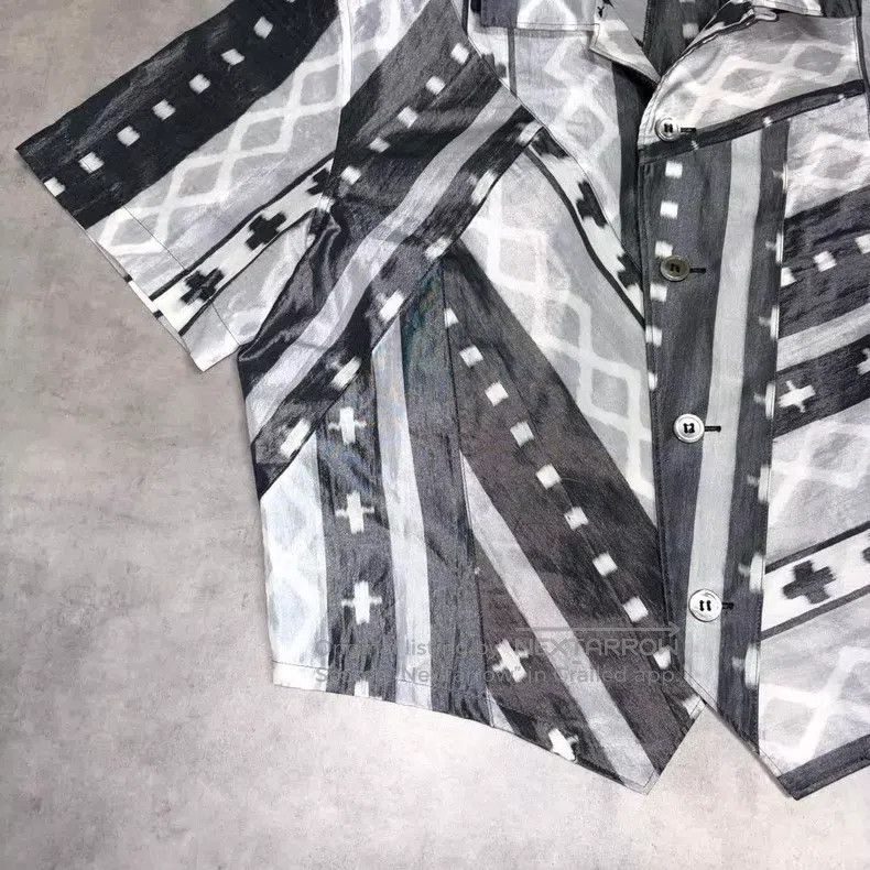 Comme des Garcons Comme Des Garcons Geometric print irregular short-sleeved Size S / US 4 / IT 40 - 4 Thumbnail