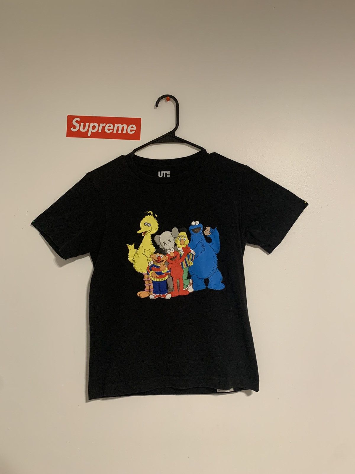 Kaws × Uniqlo Kaws x Uniqlo x Sesame Street tee Size US XS / EU 42 / 0 - 1 Thumbnail